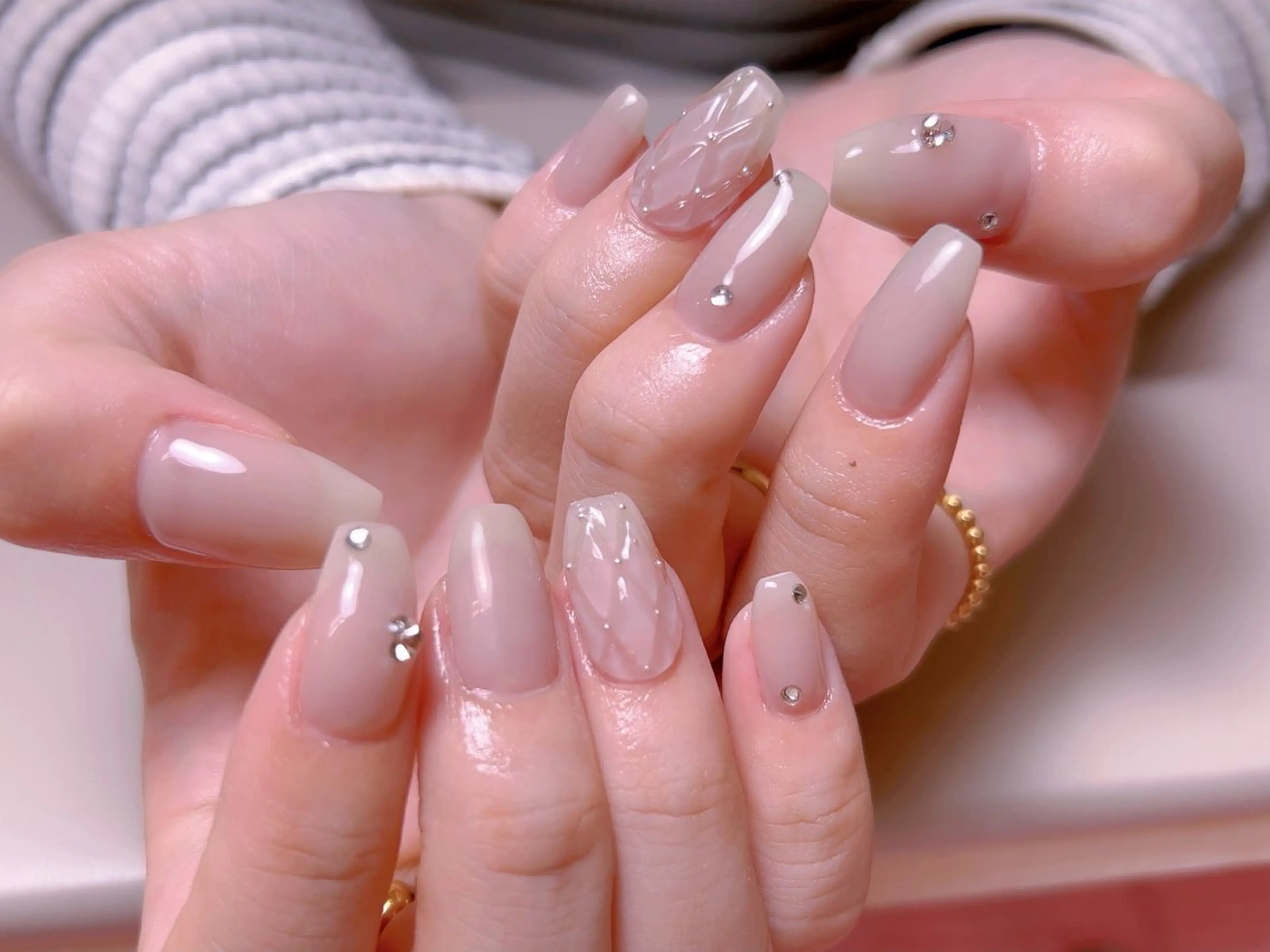 ネイル フレンチネイル ジェルネイル グラデーション 韓国ネイル マグネットネイル ハンドネイル 【長さ出し】 IRIS NAILのネイルデザイン