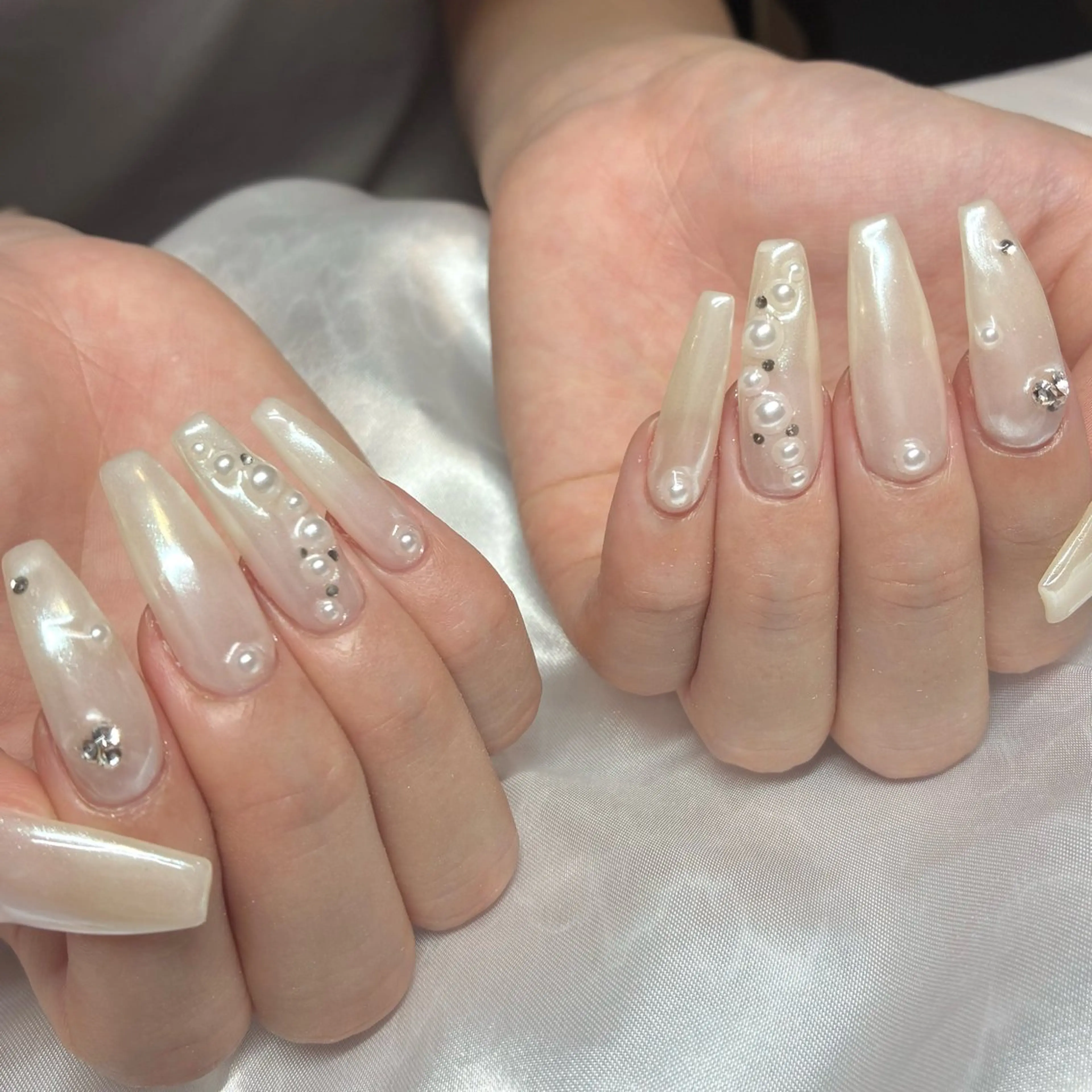 ネイル ミラーネイル ハンドネイル Nail ヌシん家 AKANEのネイルデザイン
