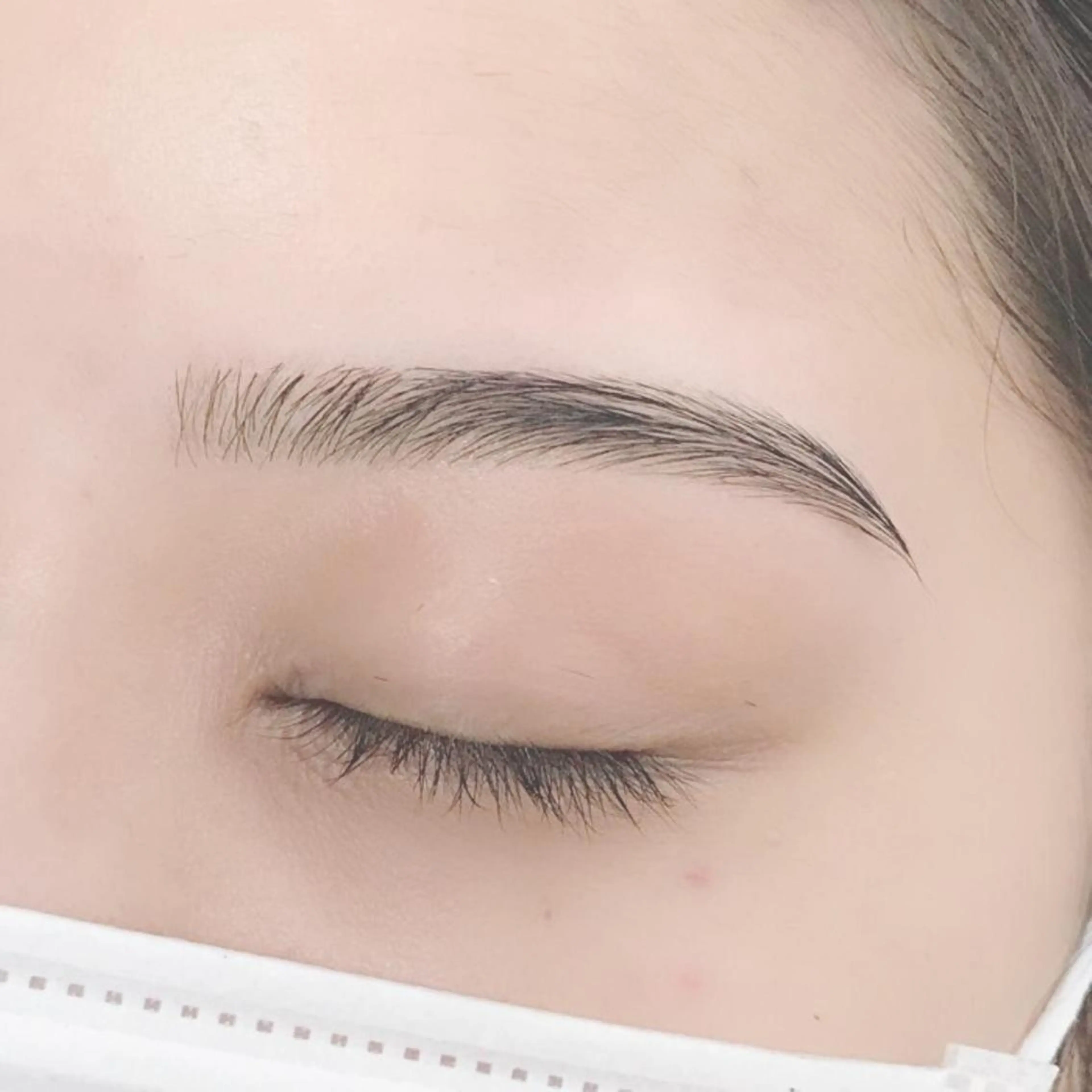 アイブロウ ビューステージ アイブロウイストの眉毛・アイブロウイメージ