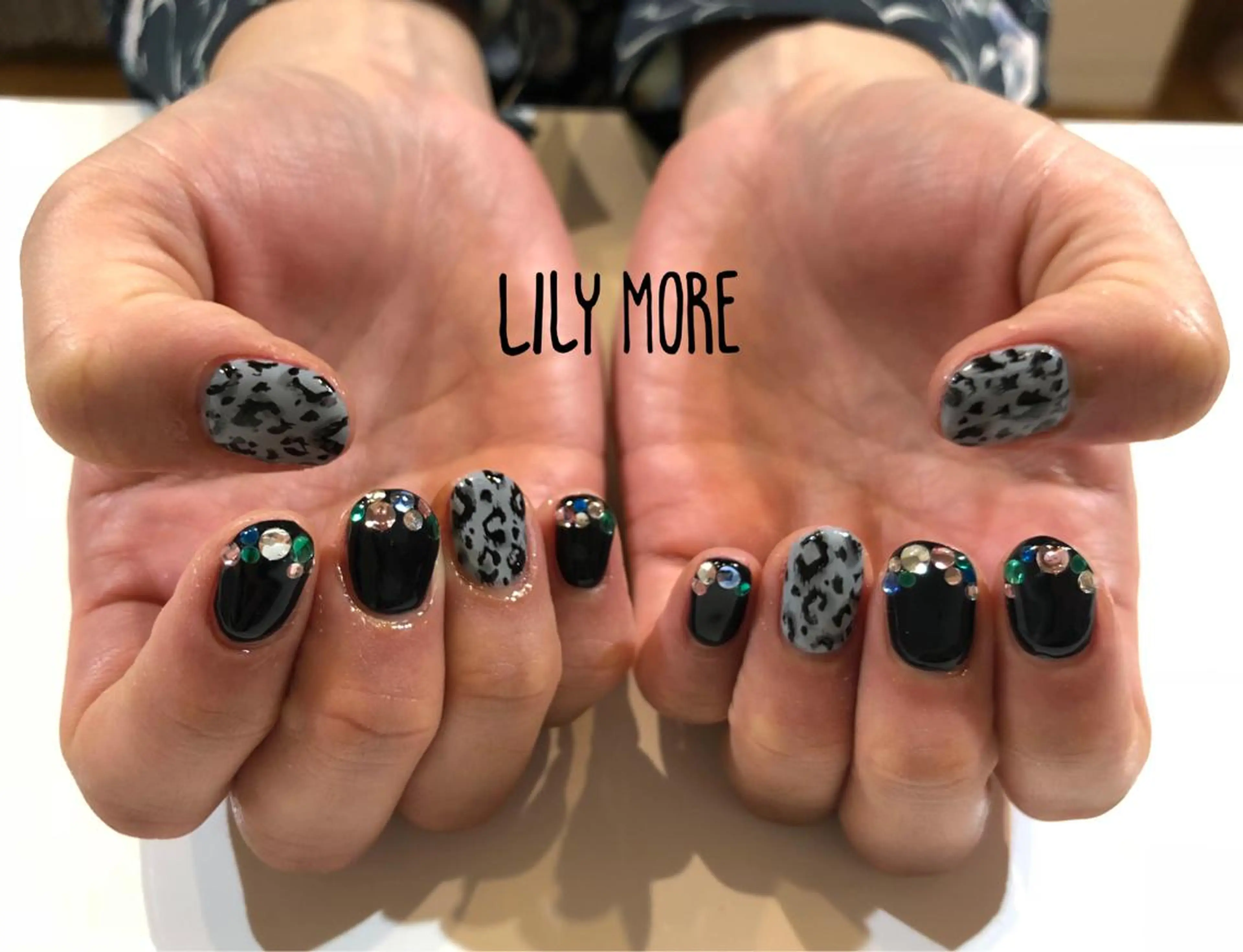 ネイル アニマル柄 Lily closetのネイルデザイン