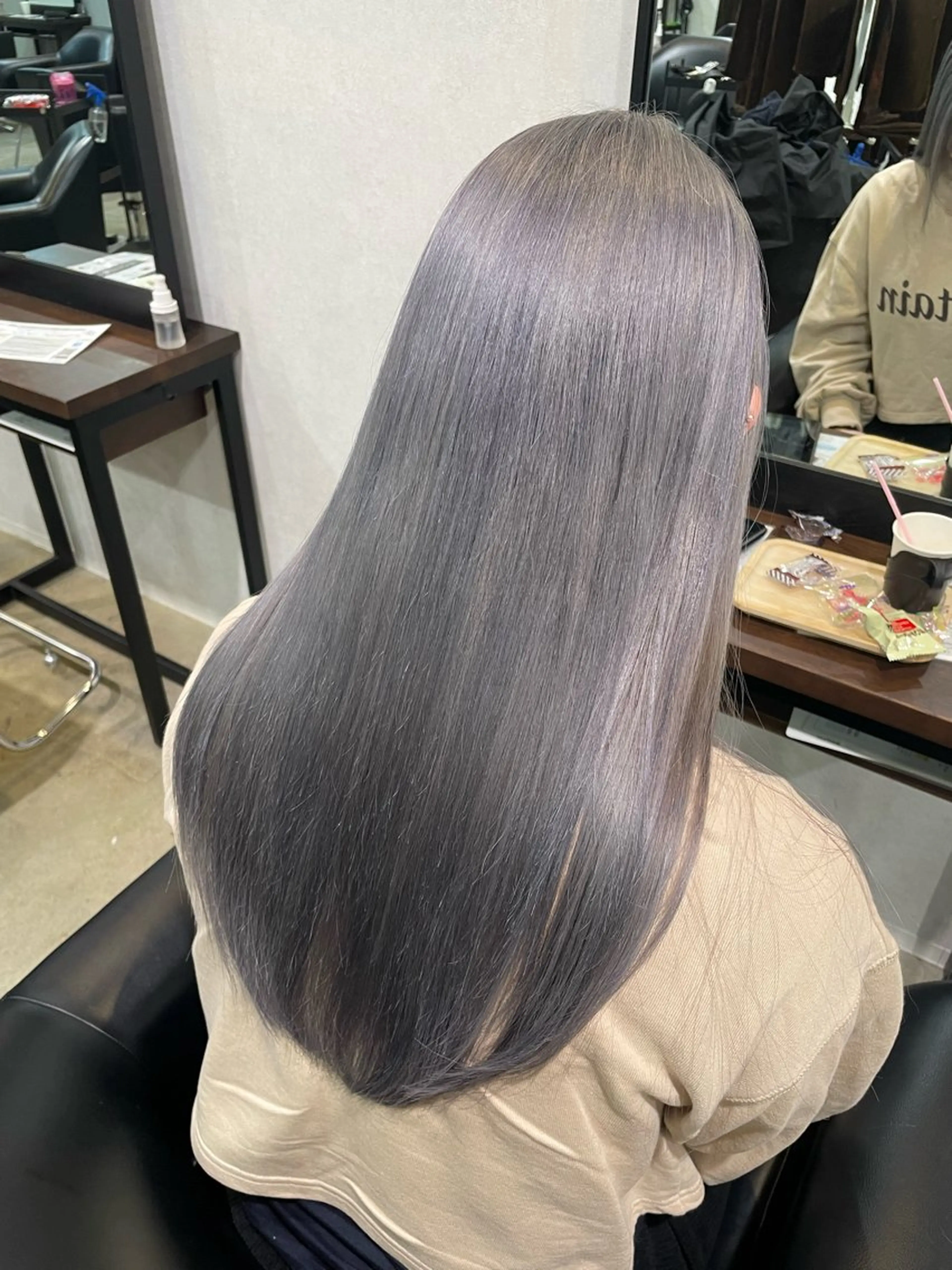 セミロング ヘアカラー 心斎橋/海外レイヤー 募集中三好玲奈のヘアスタイル