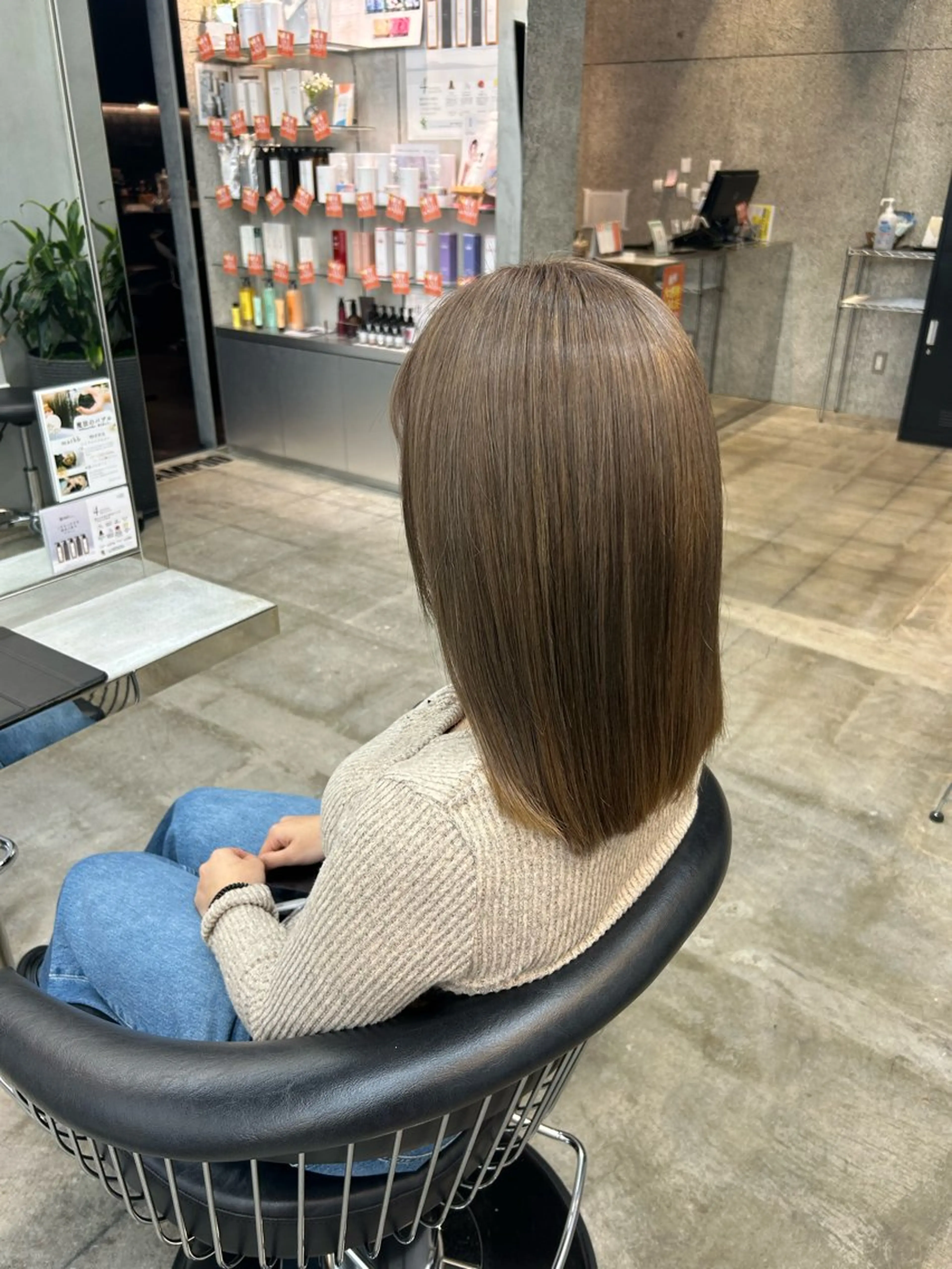 ミディアム カラー 鈴木 杏奈のヘアスタイル
