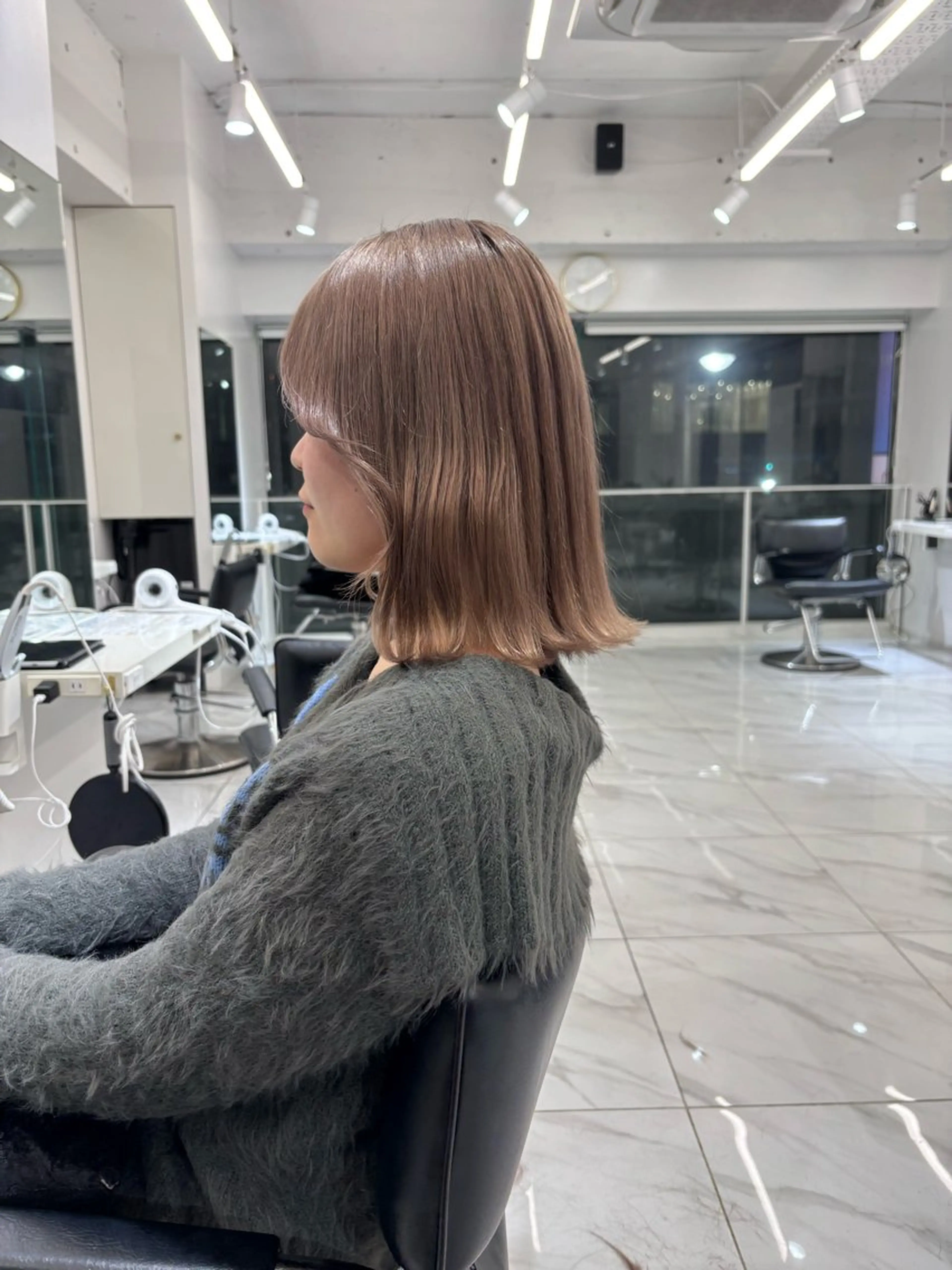 ミディアム カラー グレージュ ミルクティーグレージュ ボブ くびれヘア 🩶大人韓国ヘア 渋谷/Satsukiのヘアスタイル