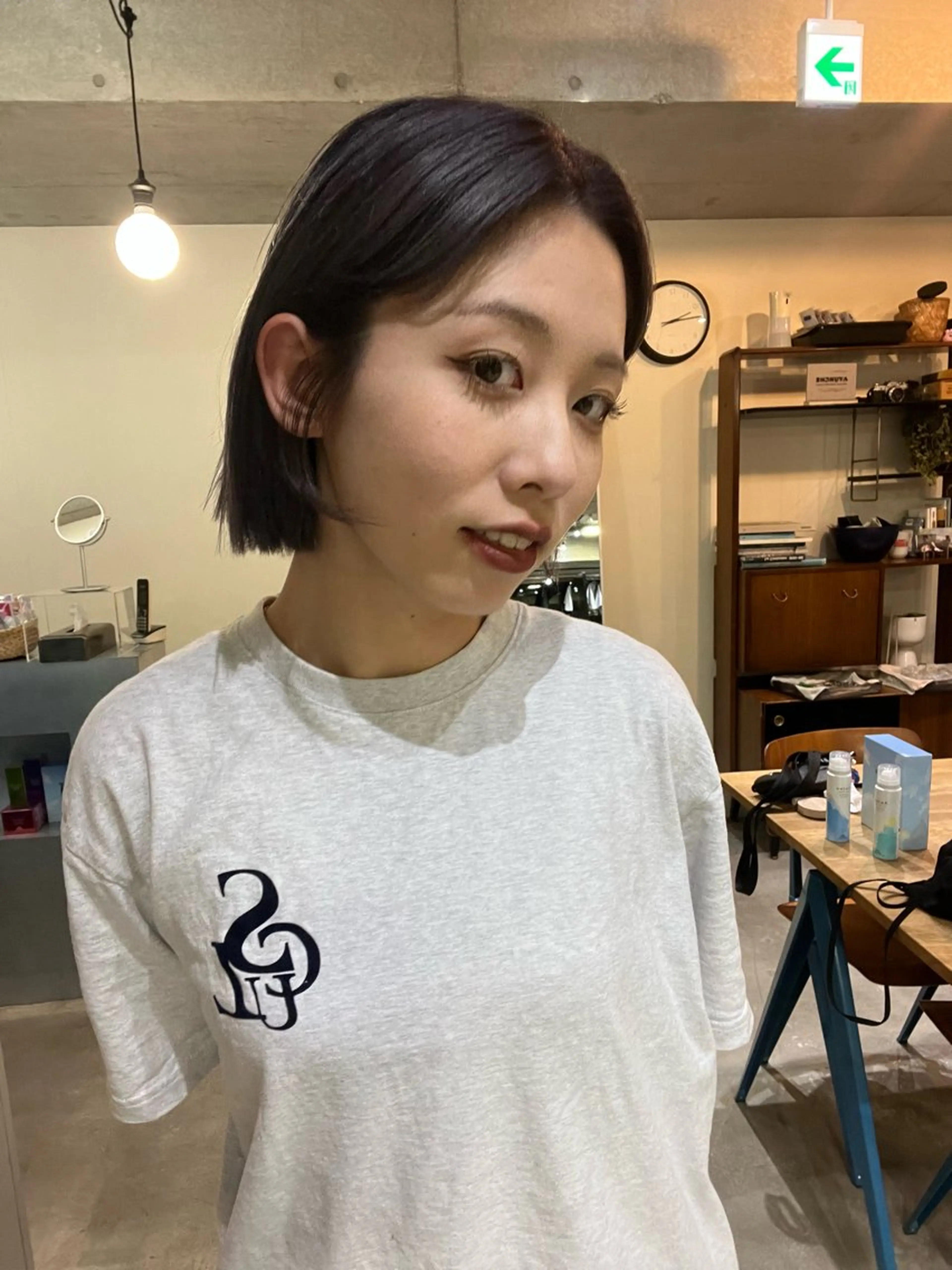 ショート カラー ブリーチ インナーカラー ボブ タンバルモリ 韓国風ヘア 韓国ボブ/ハッシュ カットKIRAのヘアスタイル