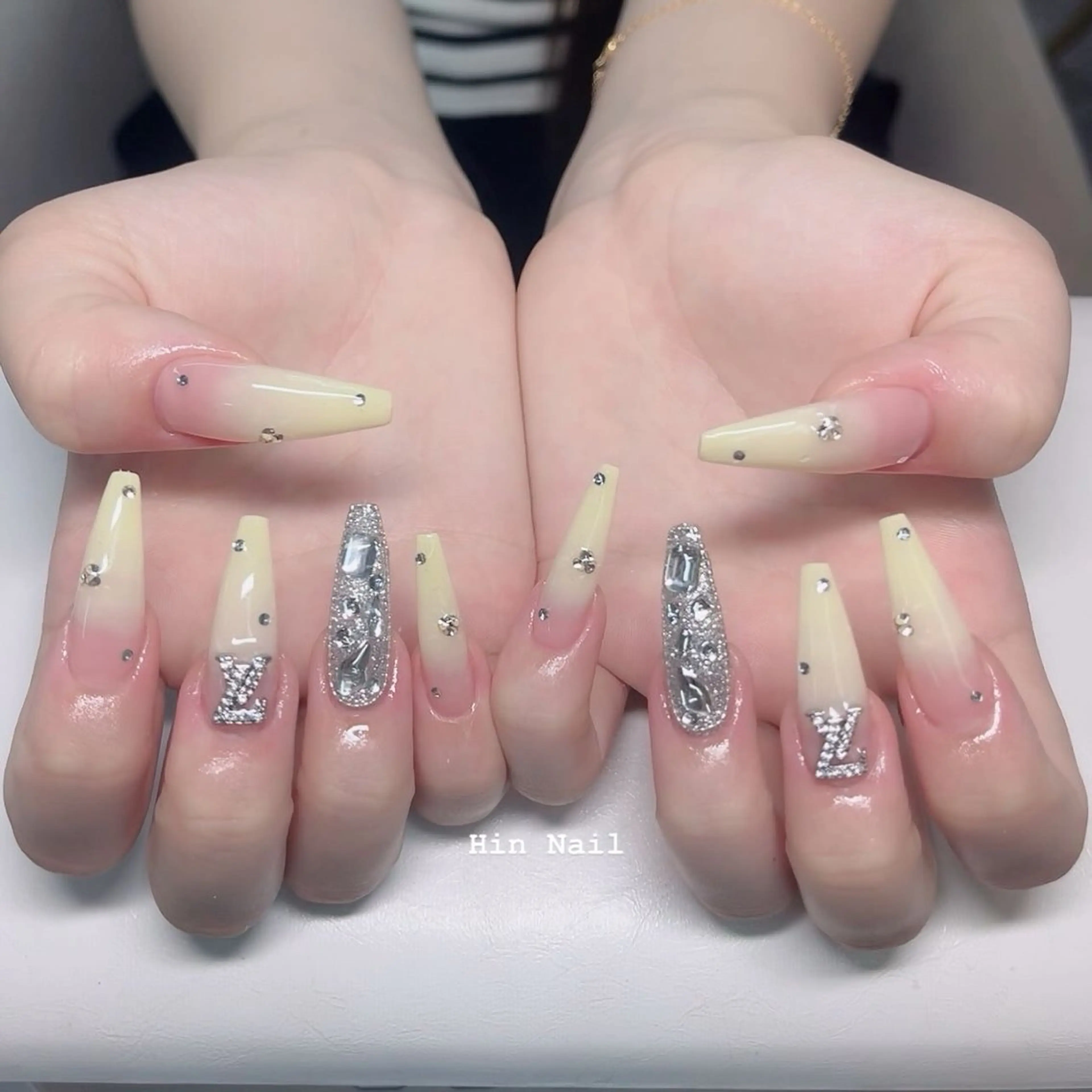 ネイル ハンドネイル HIN NAILのネイルデザイン