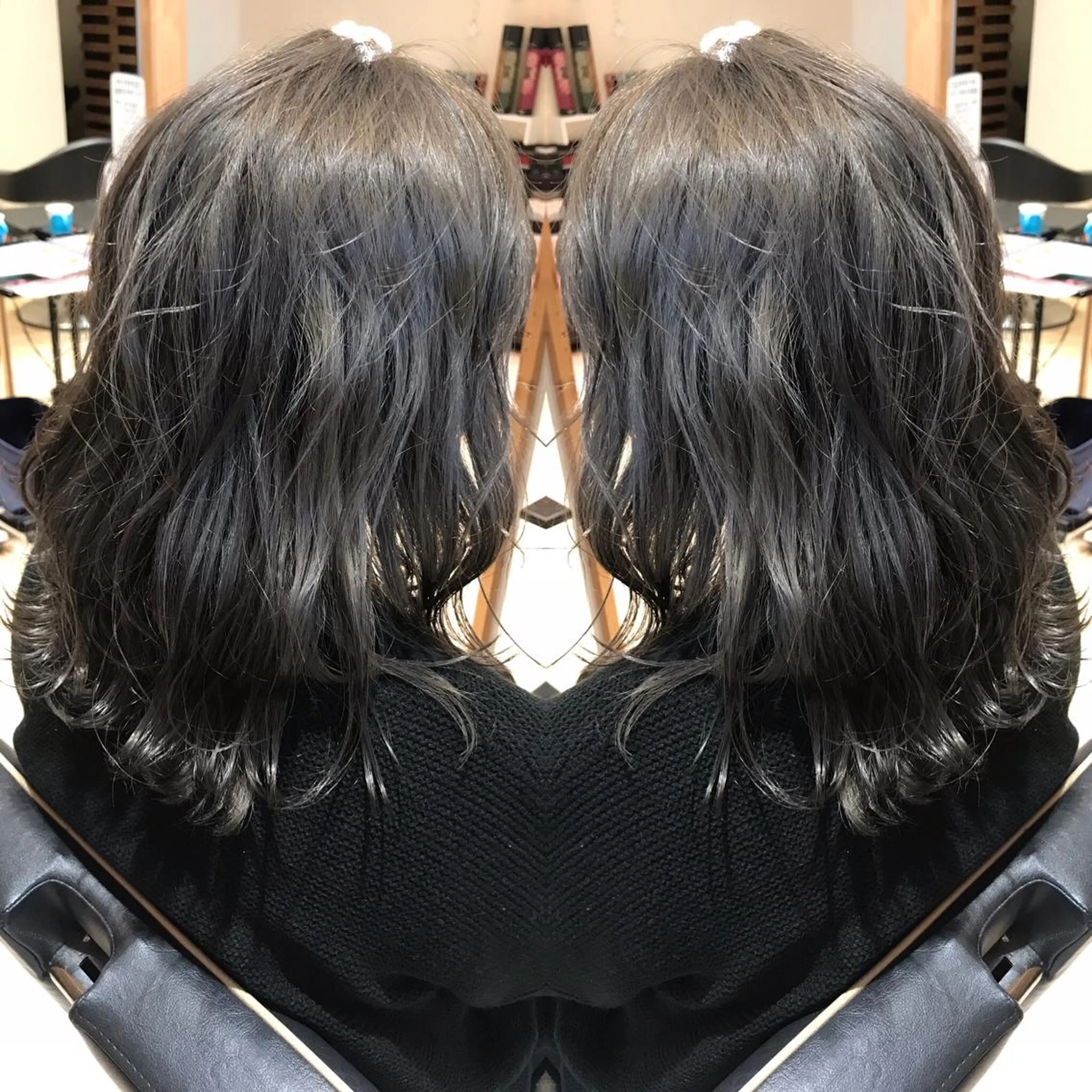 ミディアム カラー ブリーチ ダークグレー ヘアカラー 大久保 隆蔵のヘアスタイル