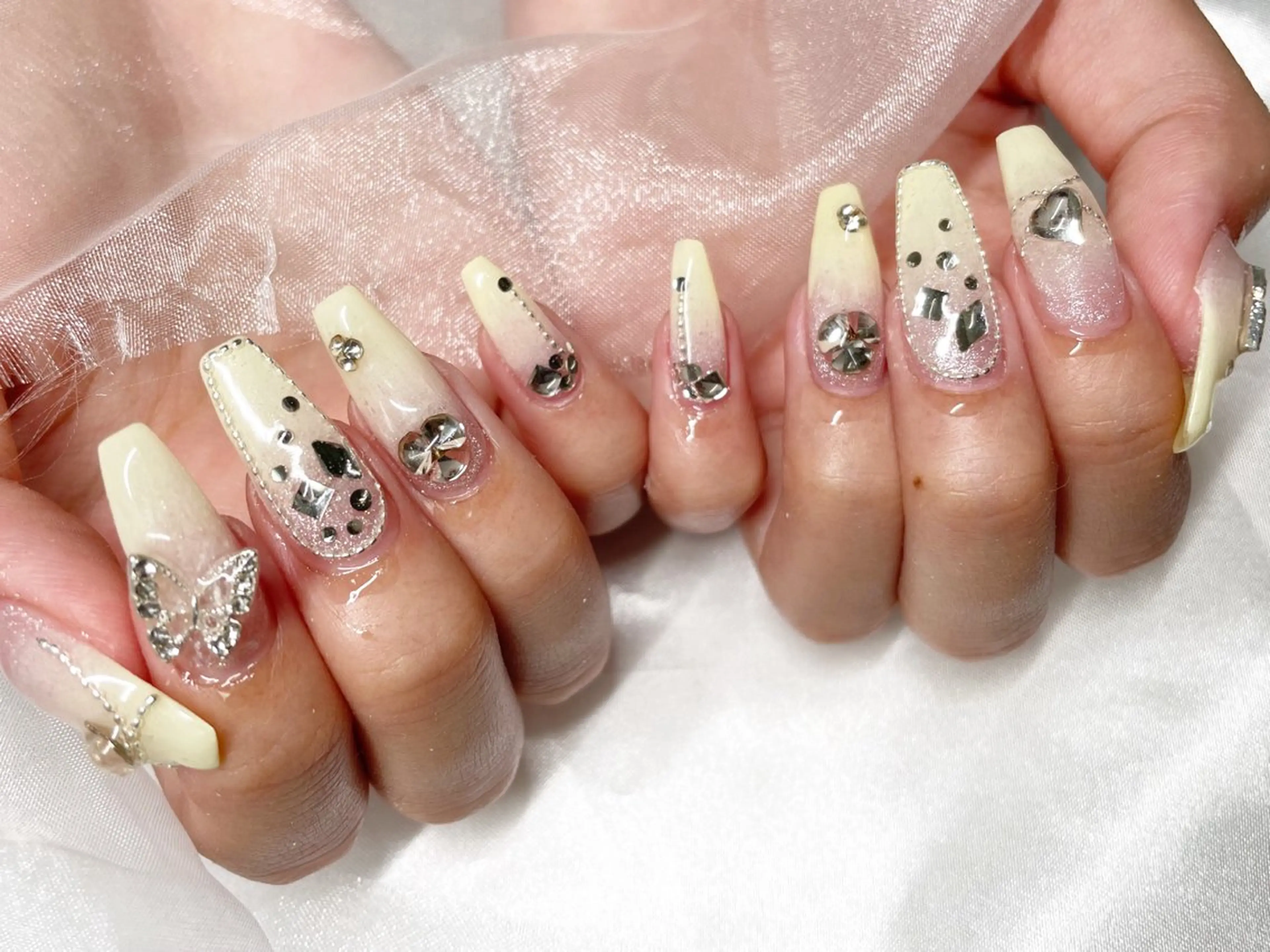 ネイル ハンドネイル Roi〈ロワ〉 Minakoのネイルデザイン