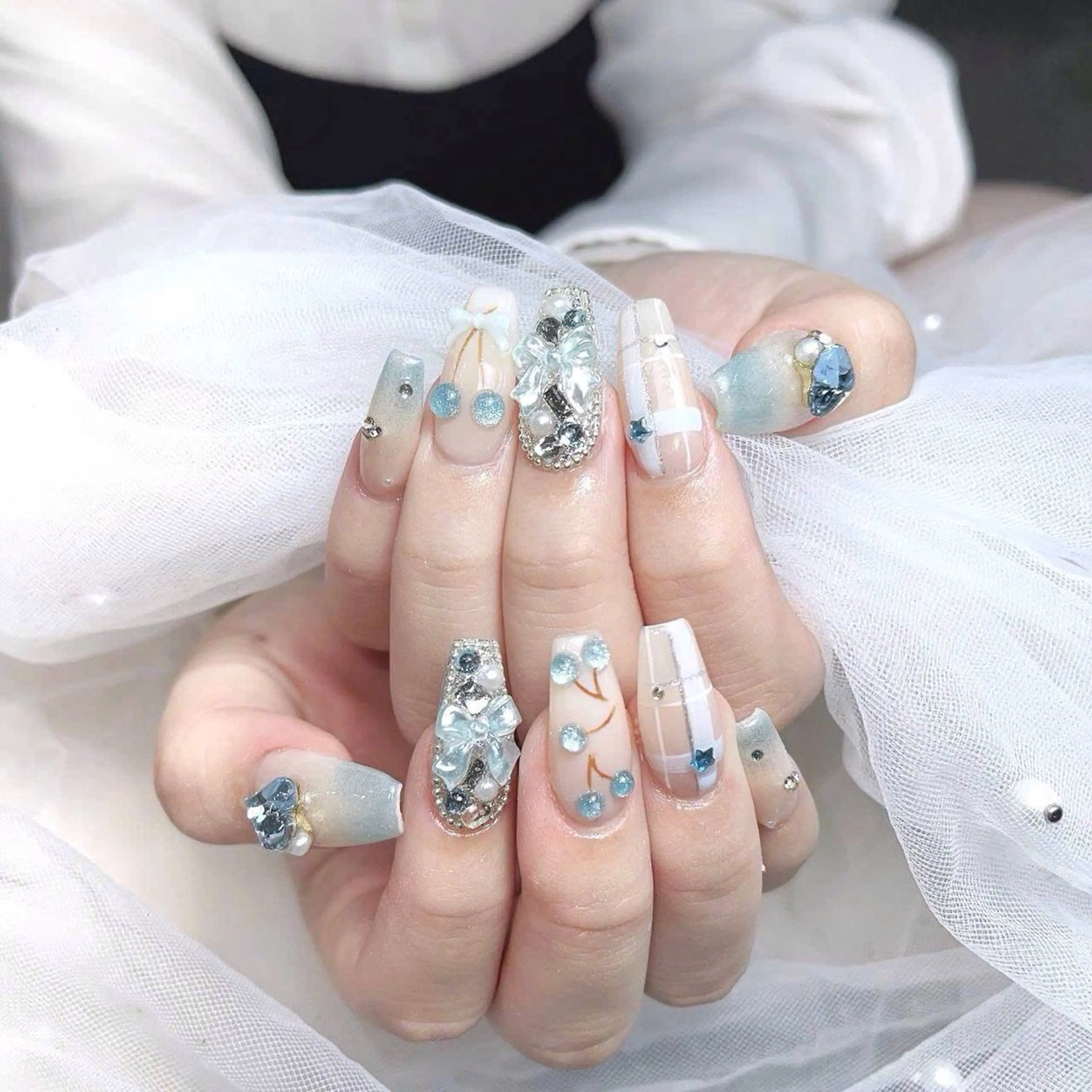 ネイル オーロラネイル ボルドー ブラウン 氷ネイル・うるうるネイル キラキラネイル ハンドネイル Sora  Nail 長さ出し専門店のネイルデザイン