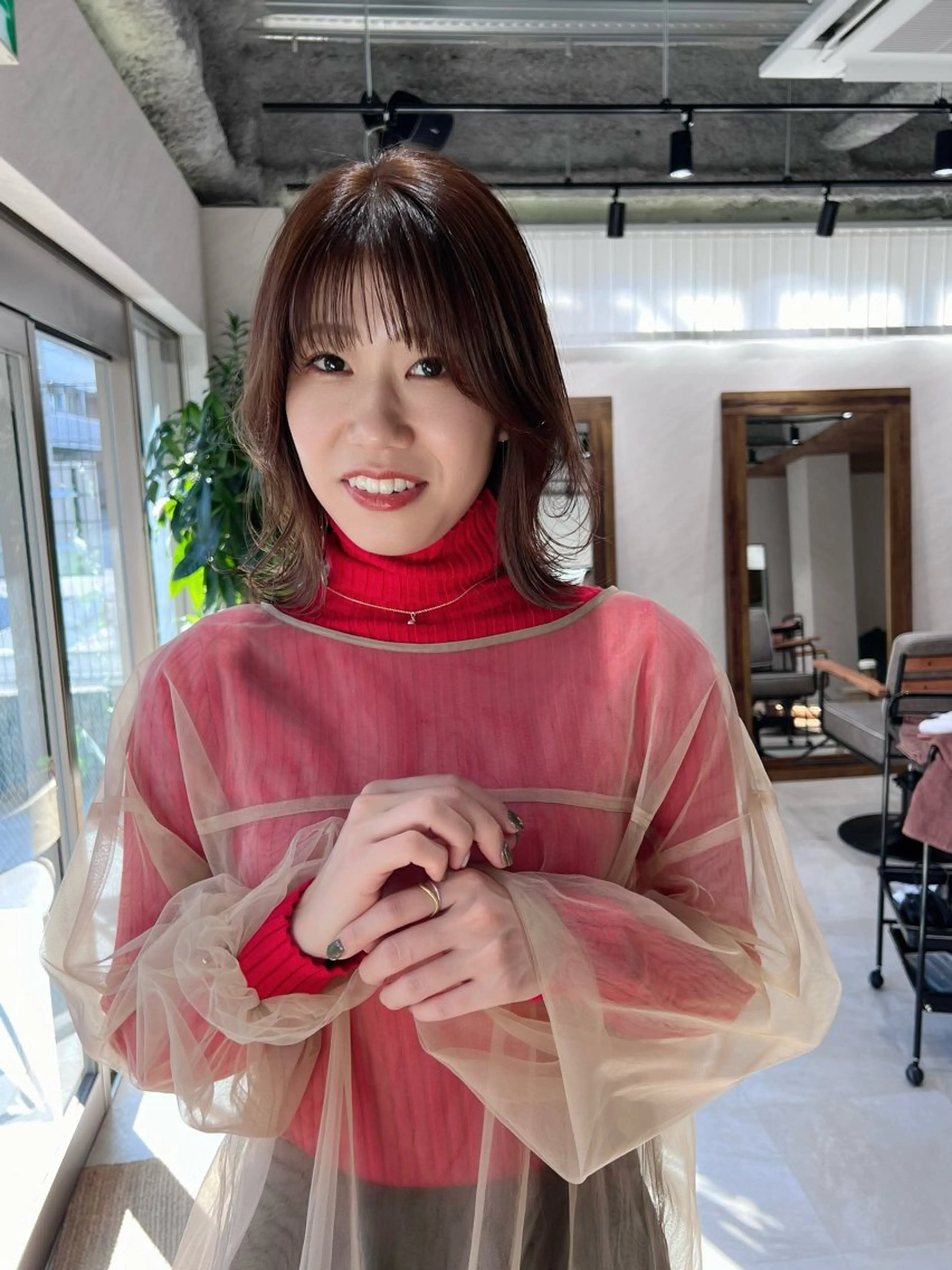 ミディアム カラー ミディアムレイヤー グレージュ レイヤーカット 小顔カット カット ヘアカラー トリートメント ヘアセット 🌟小顔カット🌟 レイヤーカットボブのヘアスタイル