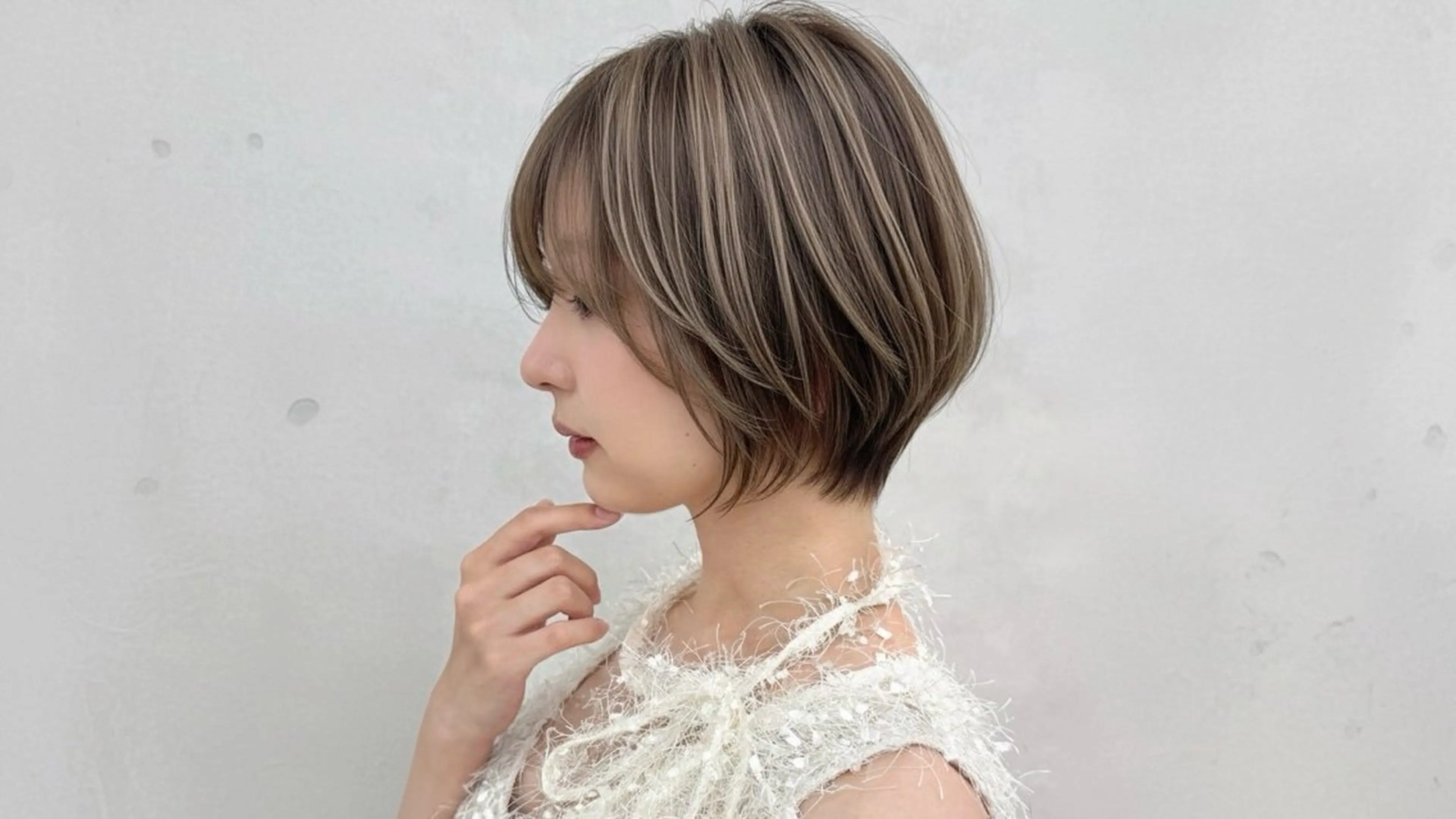 ショート カラー 白髪ぼかしハイライト 茗荷谷駅徒歩2分のヘアスタイル