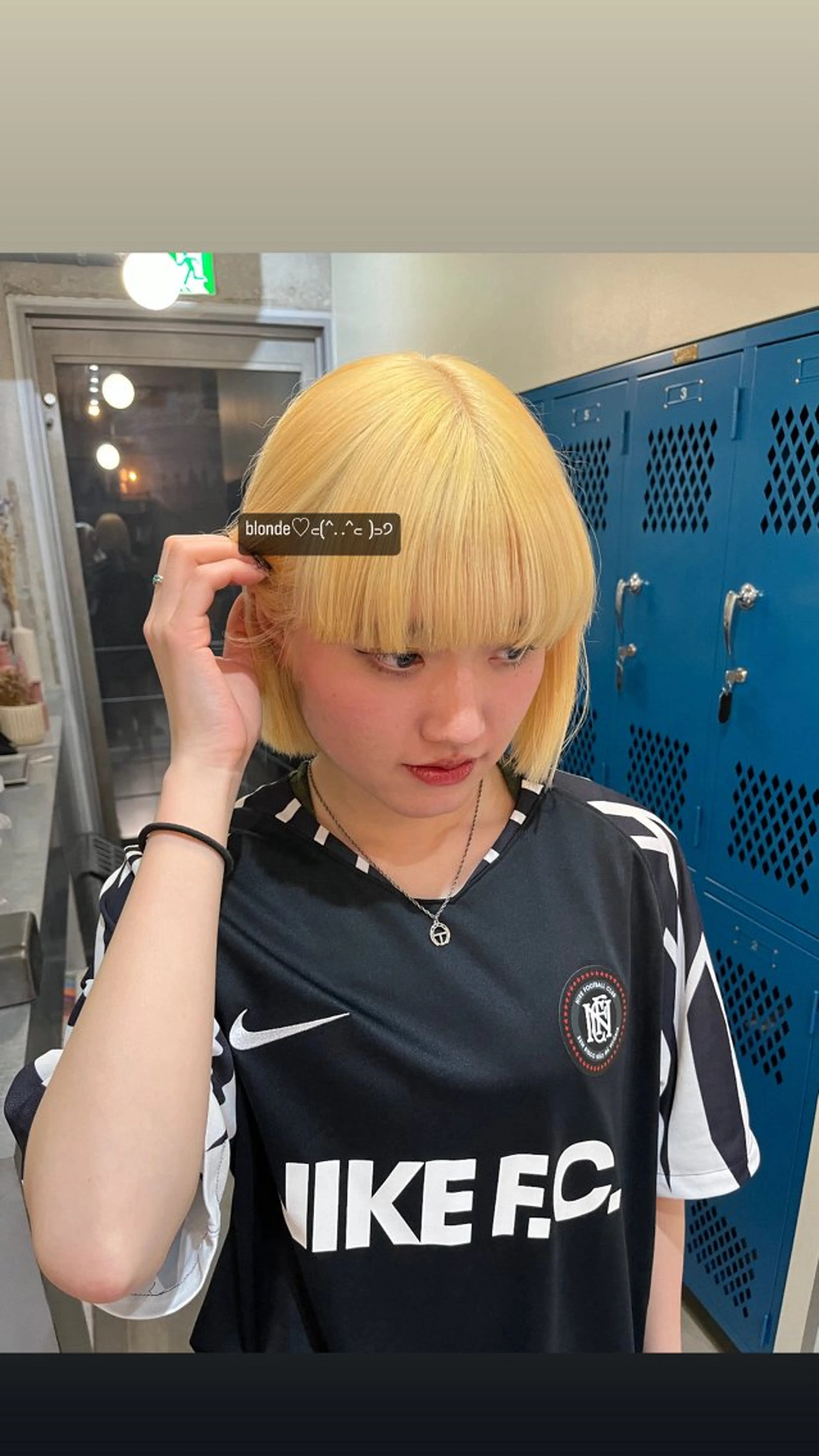 ショート カラー 抜きっぱなしブロンド ブロンド ヘアカラー 韓国ボブ/ハッシュ カットKIRAのヘアスタイル