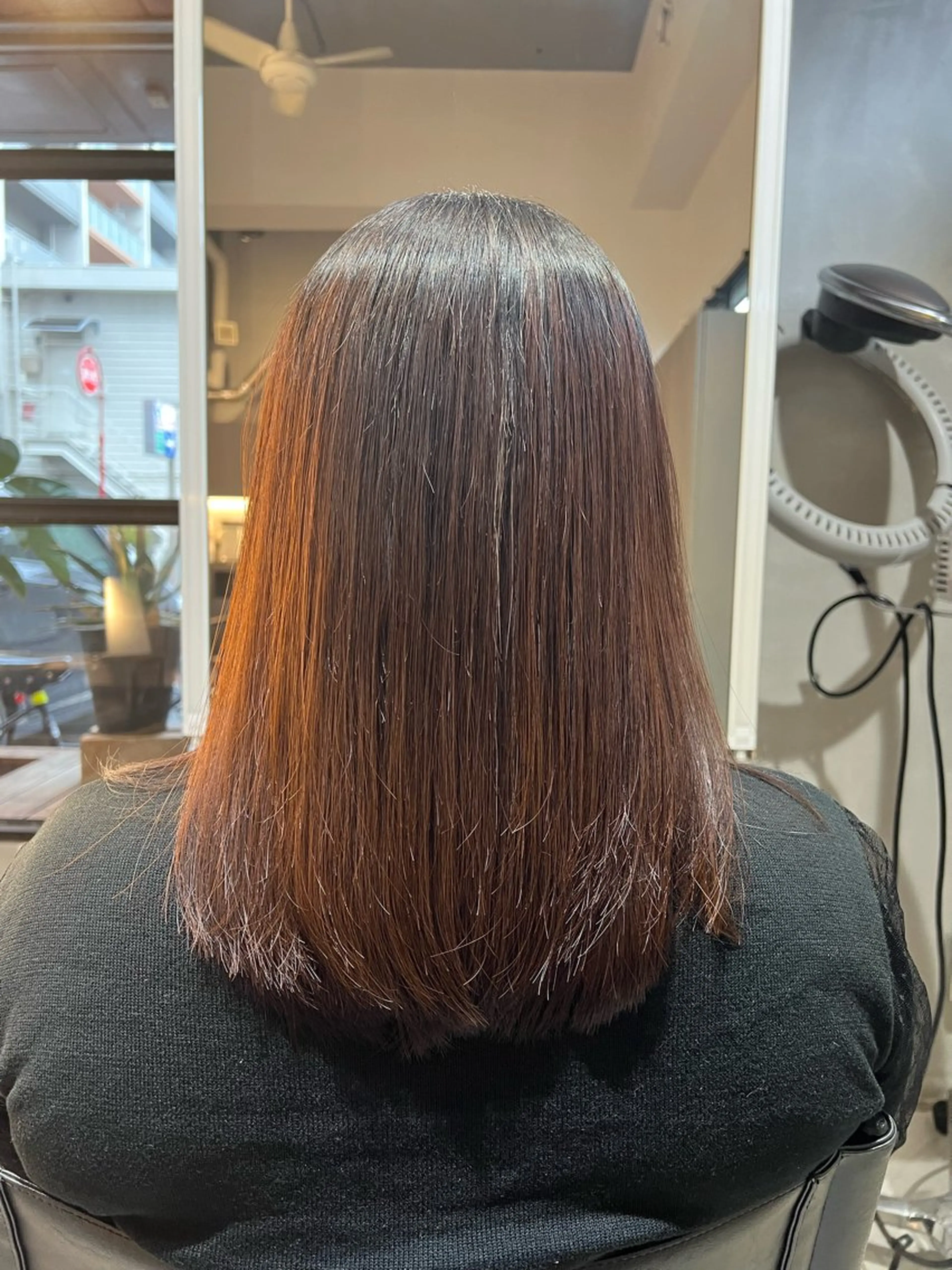 セミロング 縮毛矯正 渡邊 和紀のヘアスタイル