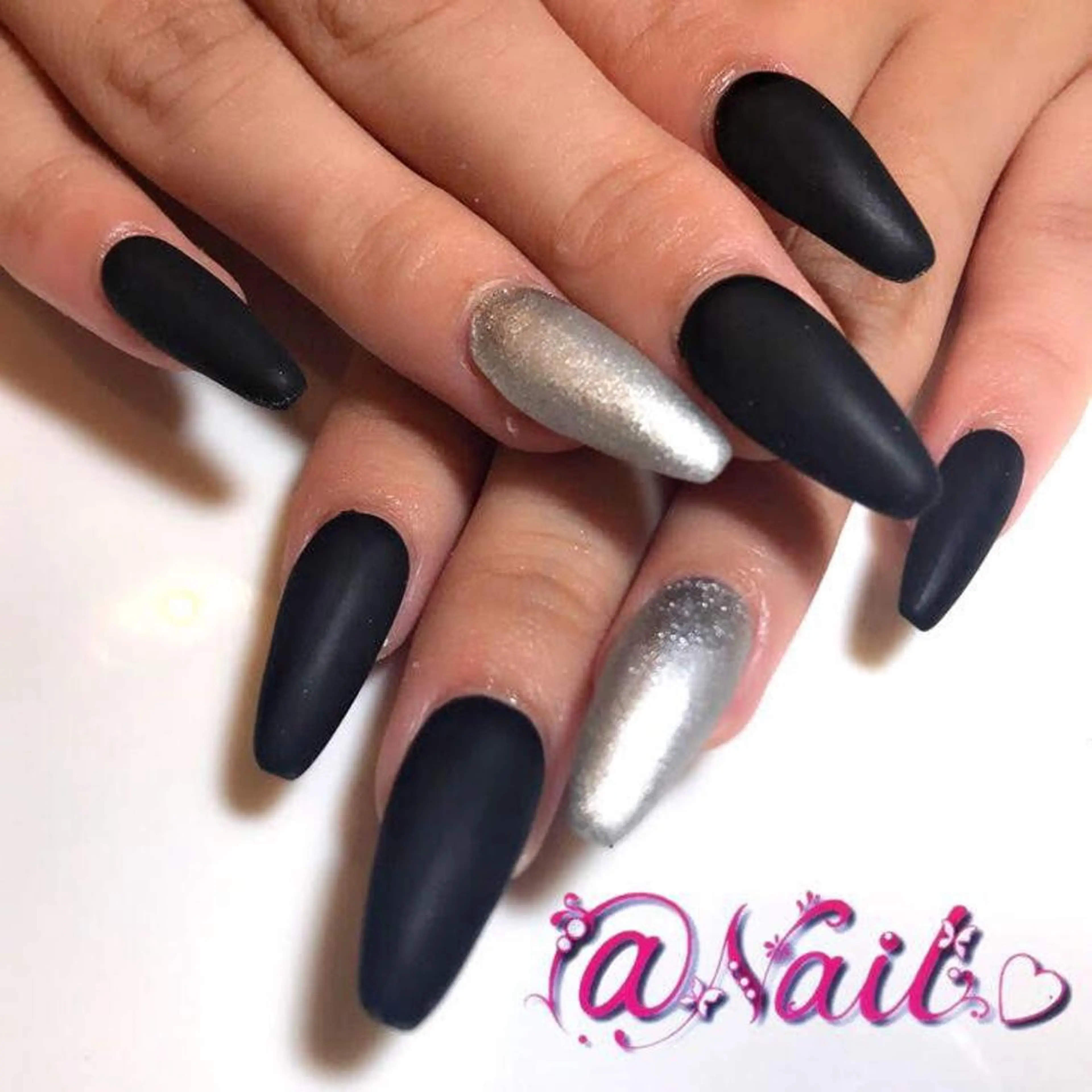 ネイル ネイルチップ 小尾 栞のネイルデザイン