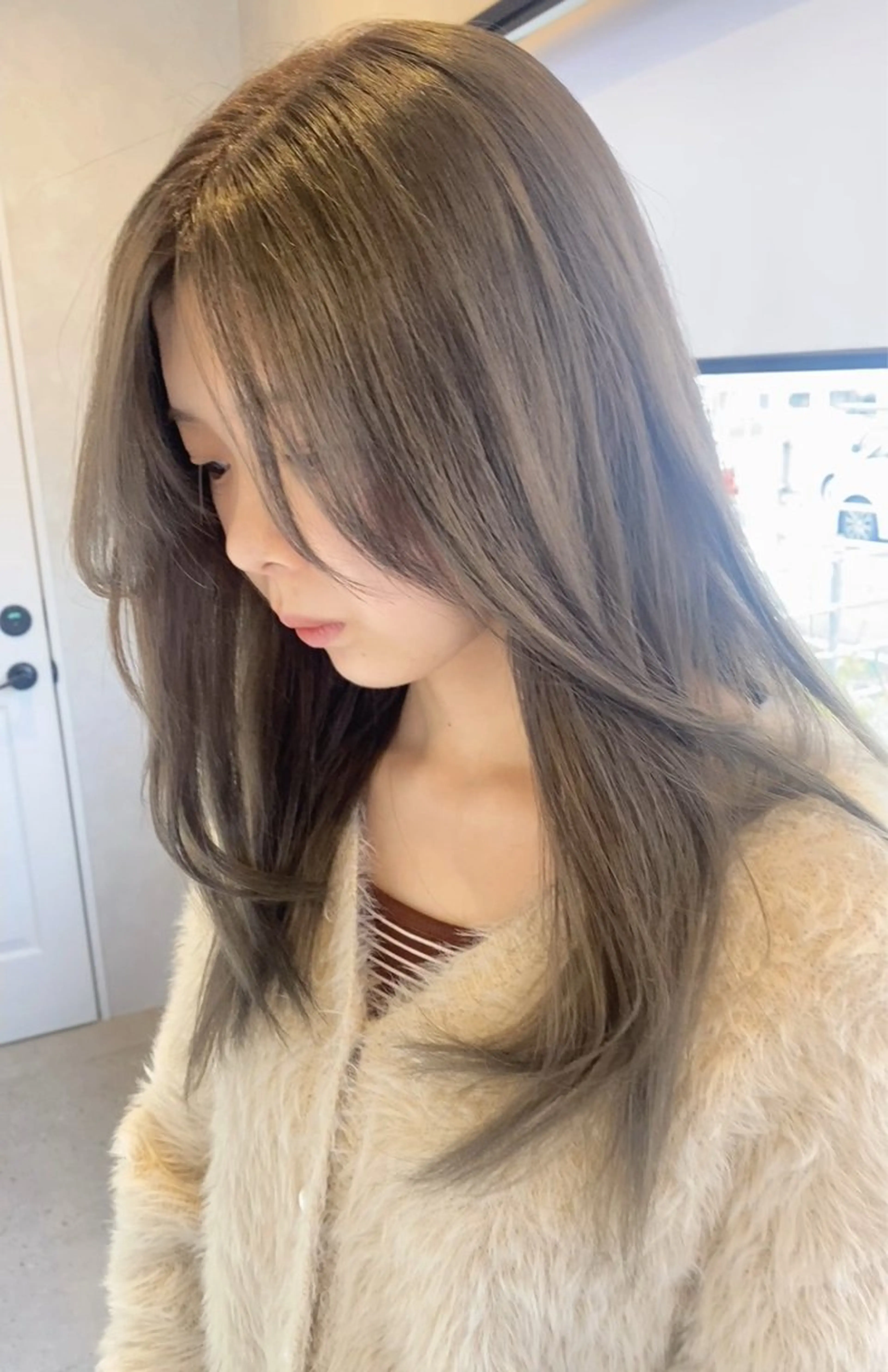 ロング カラー グレージュ ミルクティーグレージュ 大林　恵理 【Agu 屋島】のヘアスタイル