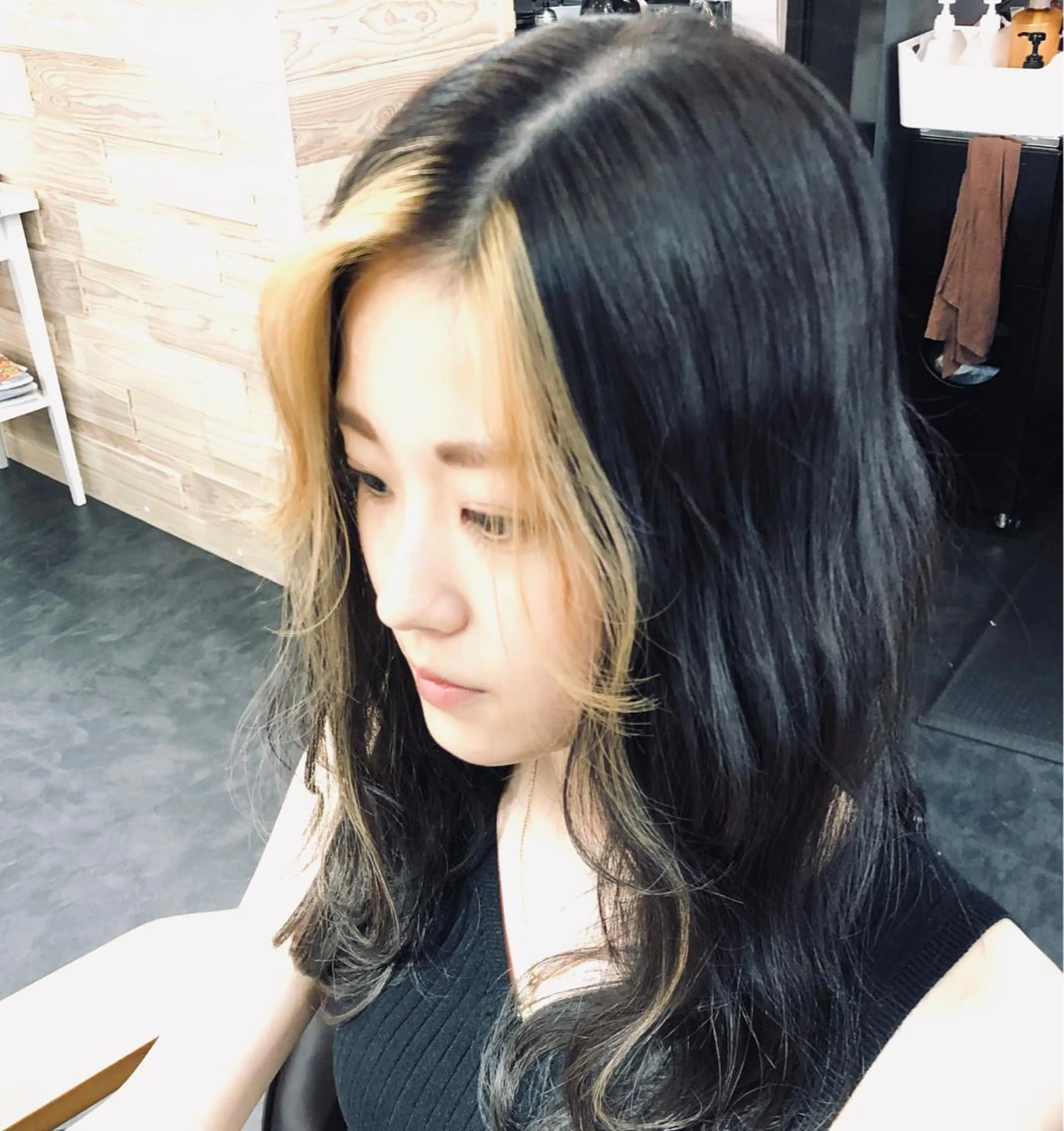 ロング カラー ブリーチ グレージュ 顔周りカット wavi hair所属・後藤 ユウキ/髪質改善🫧のヘアスタイル