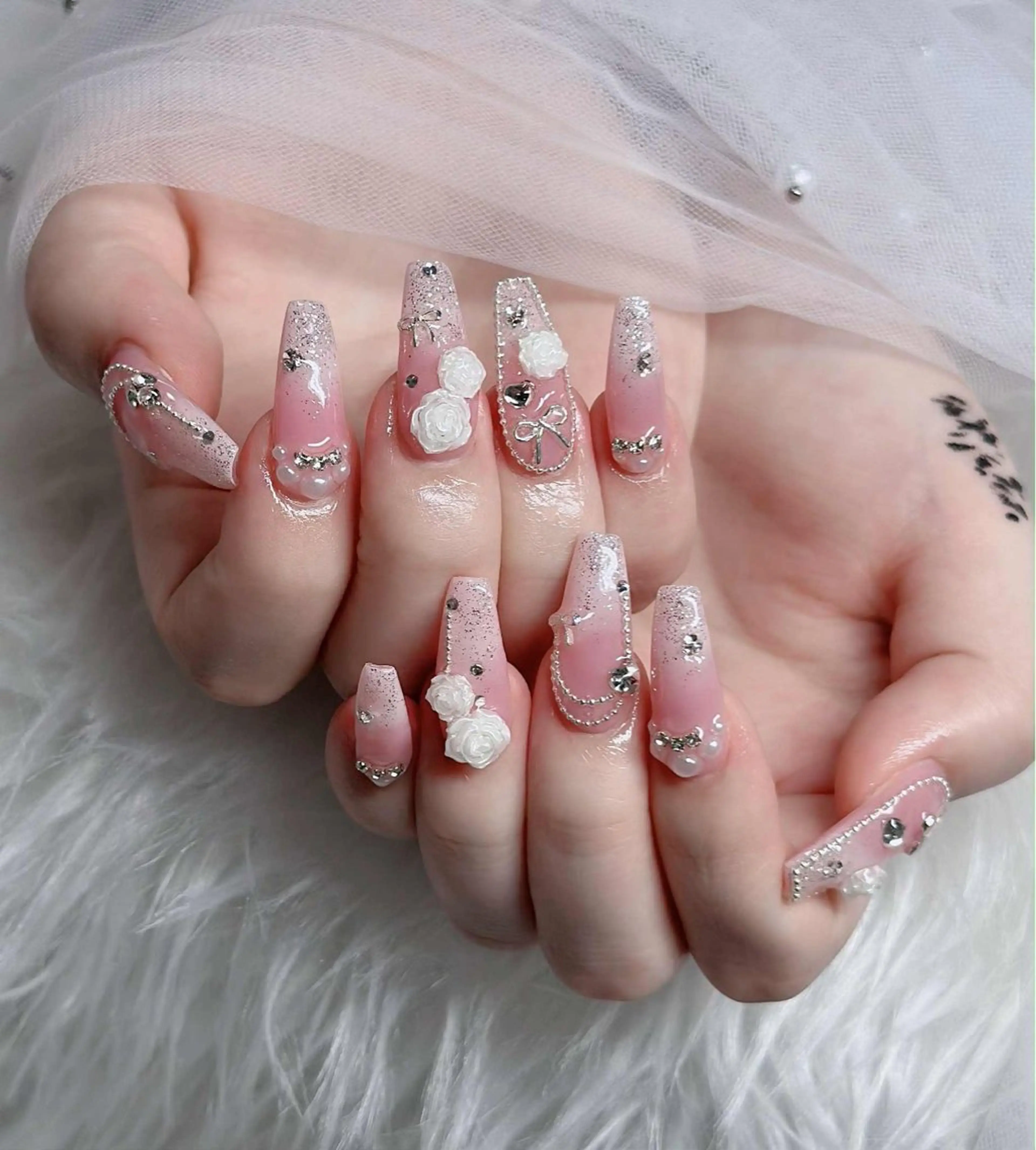 ネイル フレンチネイル ジェルネイル ガラスフレンチ ハロウィン ハート H.baby Nail Salonのネイルデザイン