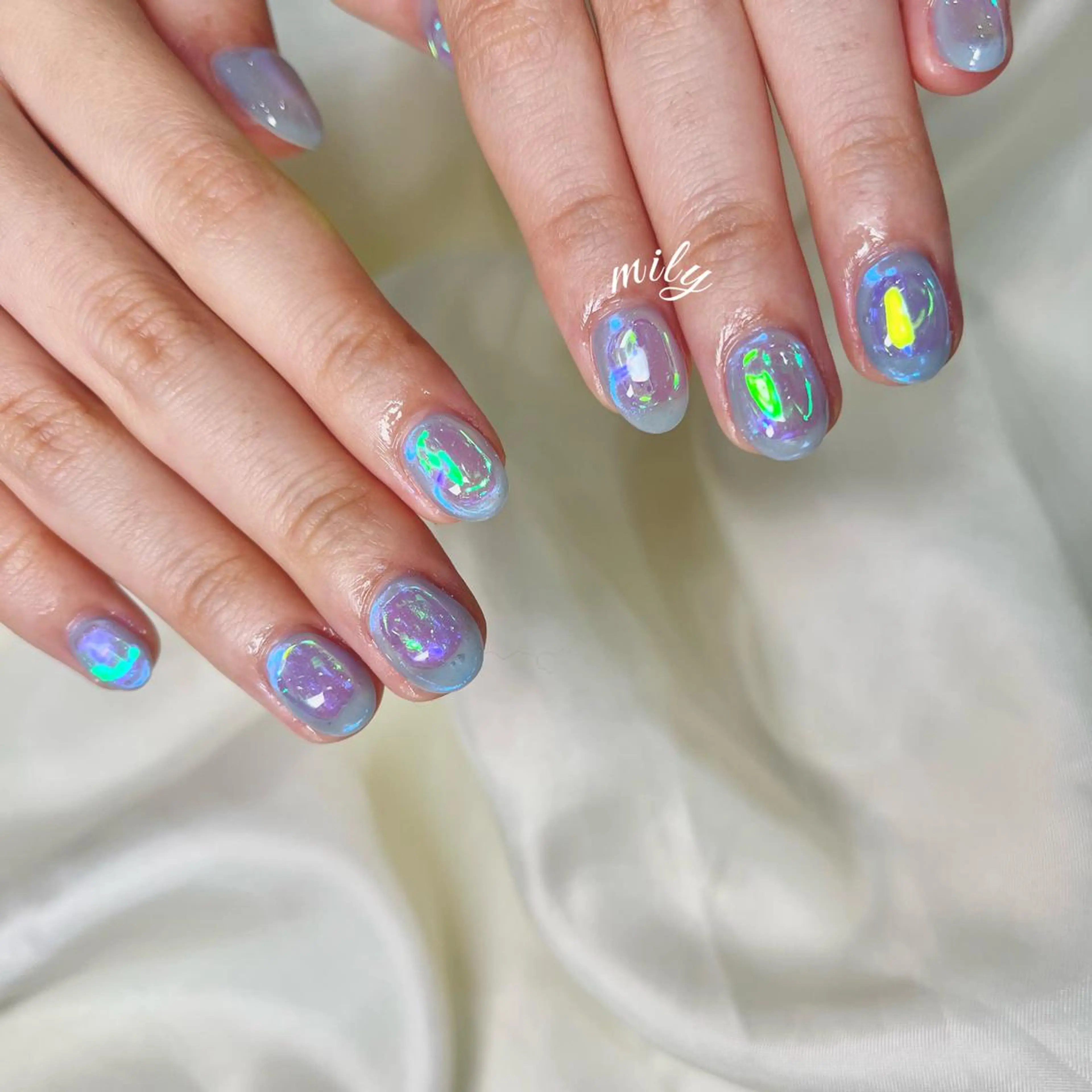 ネイル オーロラネイル ガーリー ハート キラキラネイル 韓国ネイル 韓国ネイル☁️ haruna🌛のネイルデザイン