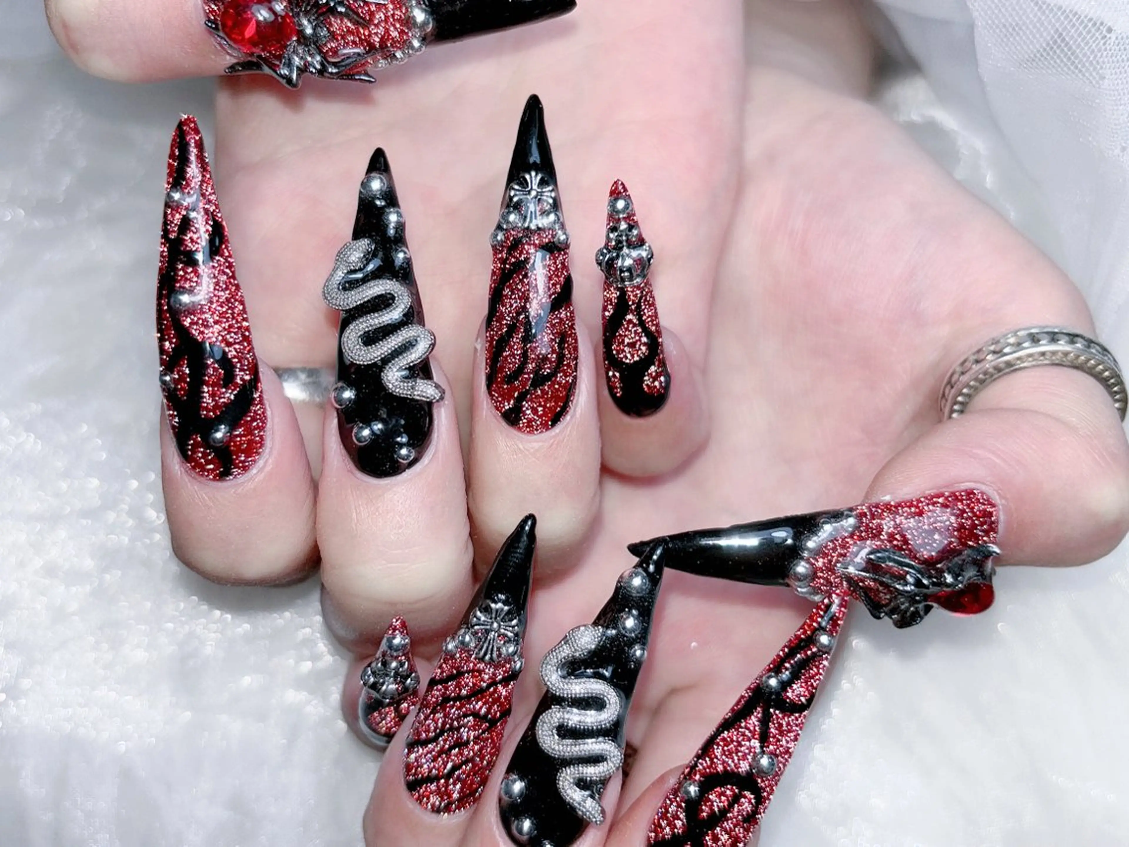 ネイル 成人式 ロングネイル マグネットネイル 大理石ネイル(マーブル) リボン ハンドネイル MoMoA Nail ネイル長さ出し専門店のネイルデザイン