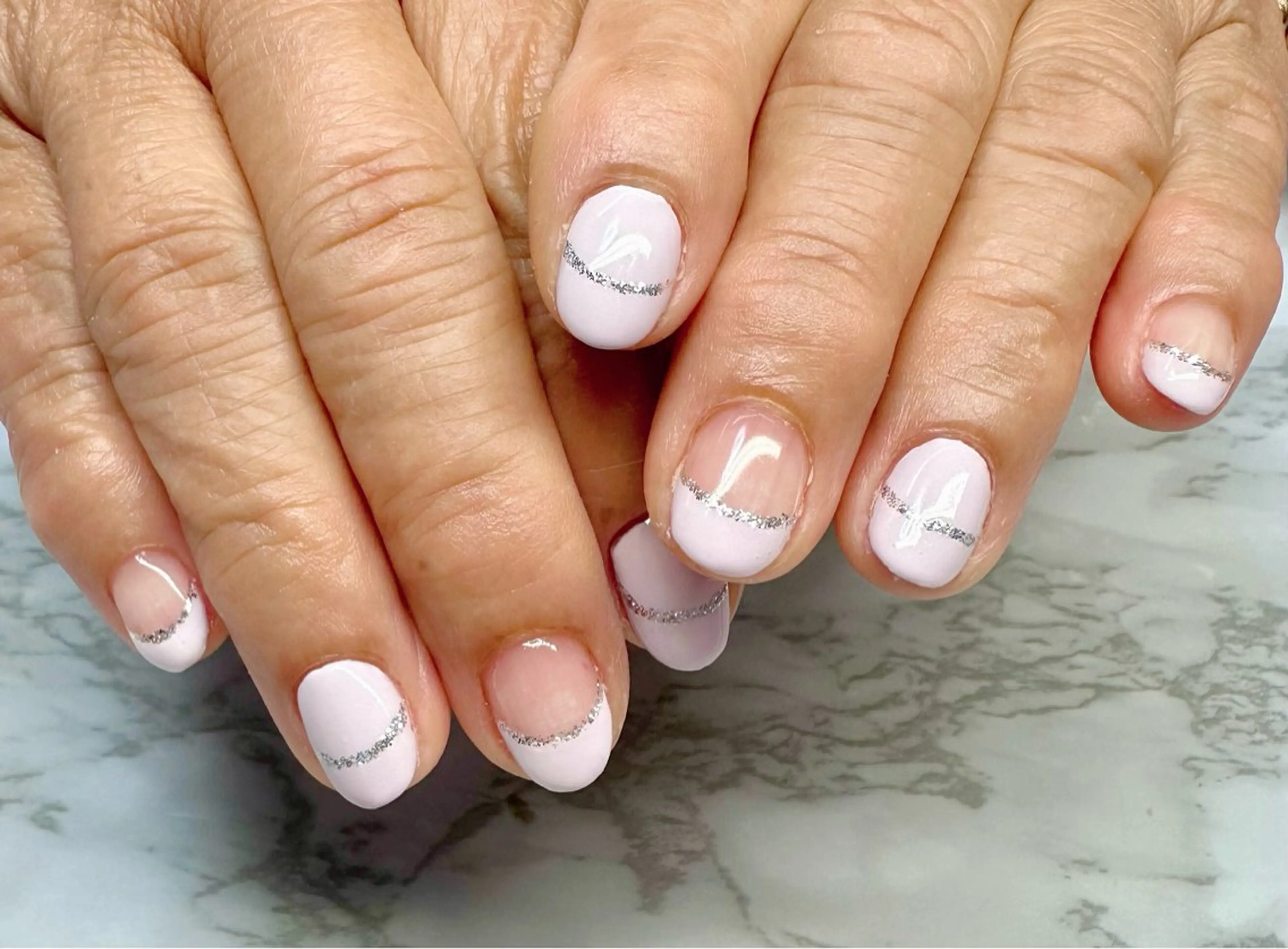 ネイル フレンチネイル ラメ(グリッター) ニュアンスネイル リボン 夏ネイル M.N_ nailのネイルデザイン