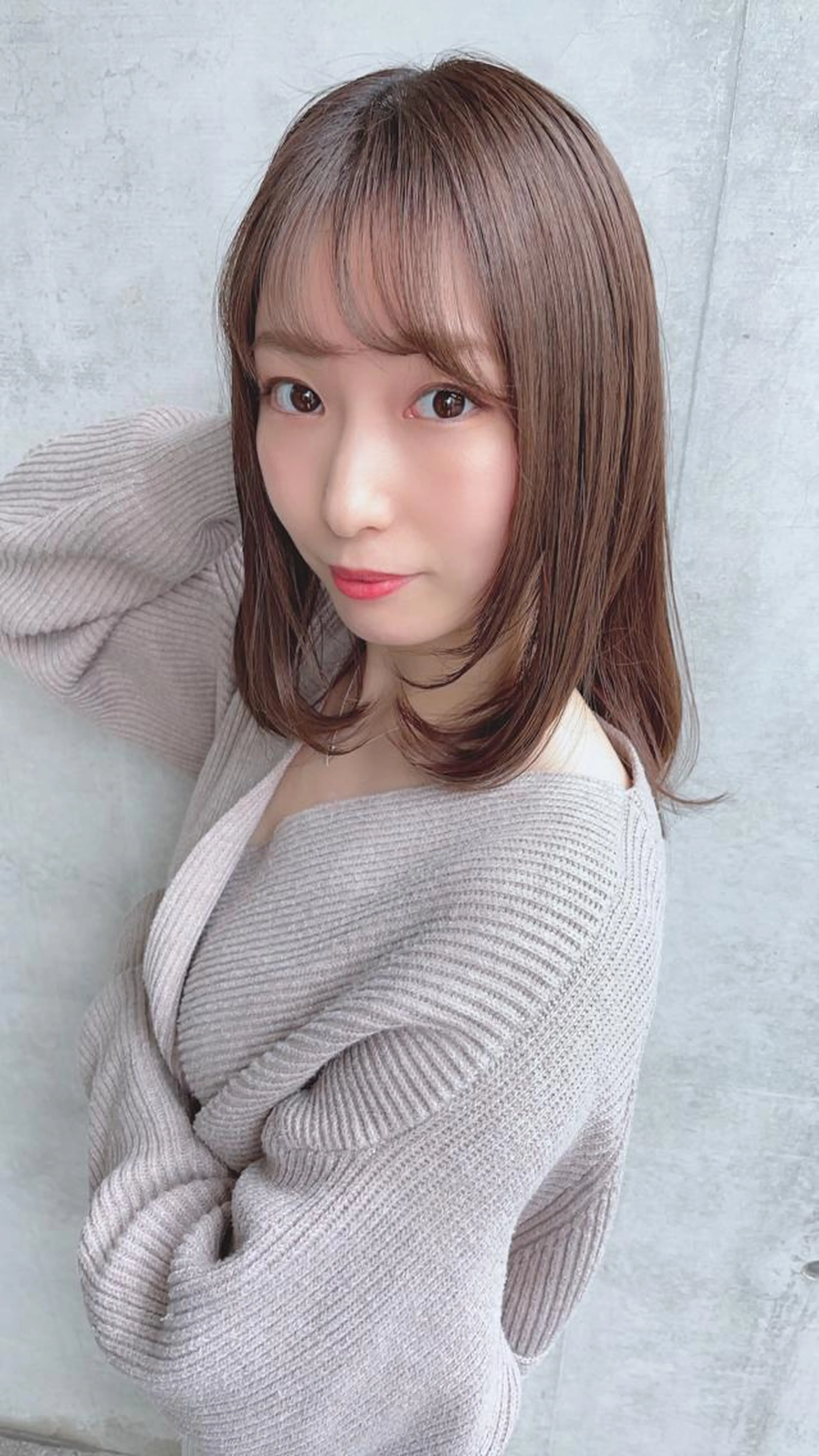 前髪カット&顔周り小顔レイヤーカット＆うるさらコラーゲントリートメントの写真