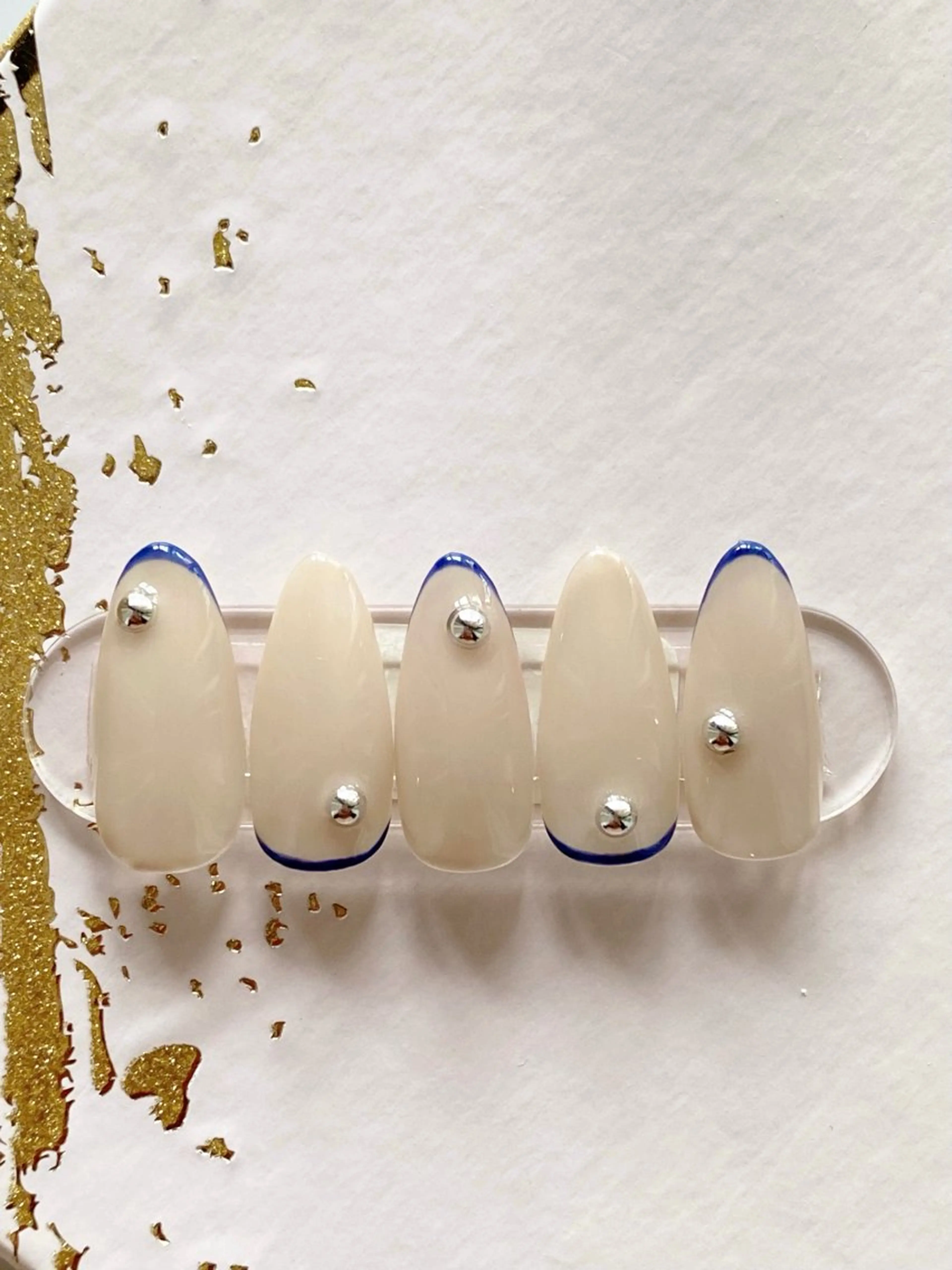 ネイル フレンチネイル シンプルネイル 夏ネイル ハンドネイル iro+ nailのネイルデザイン