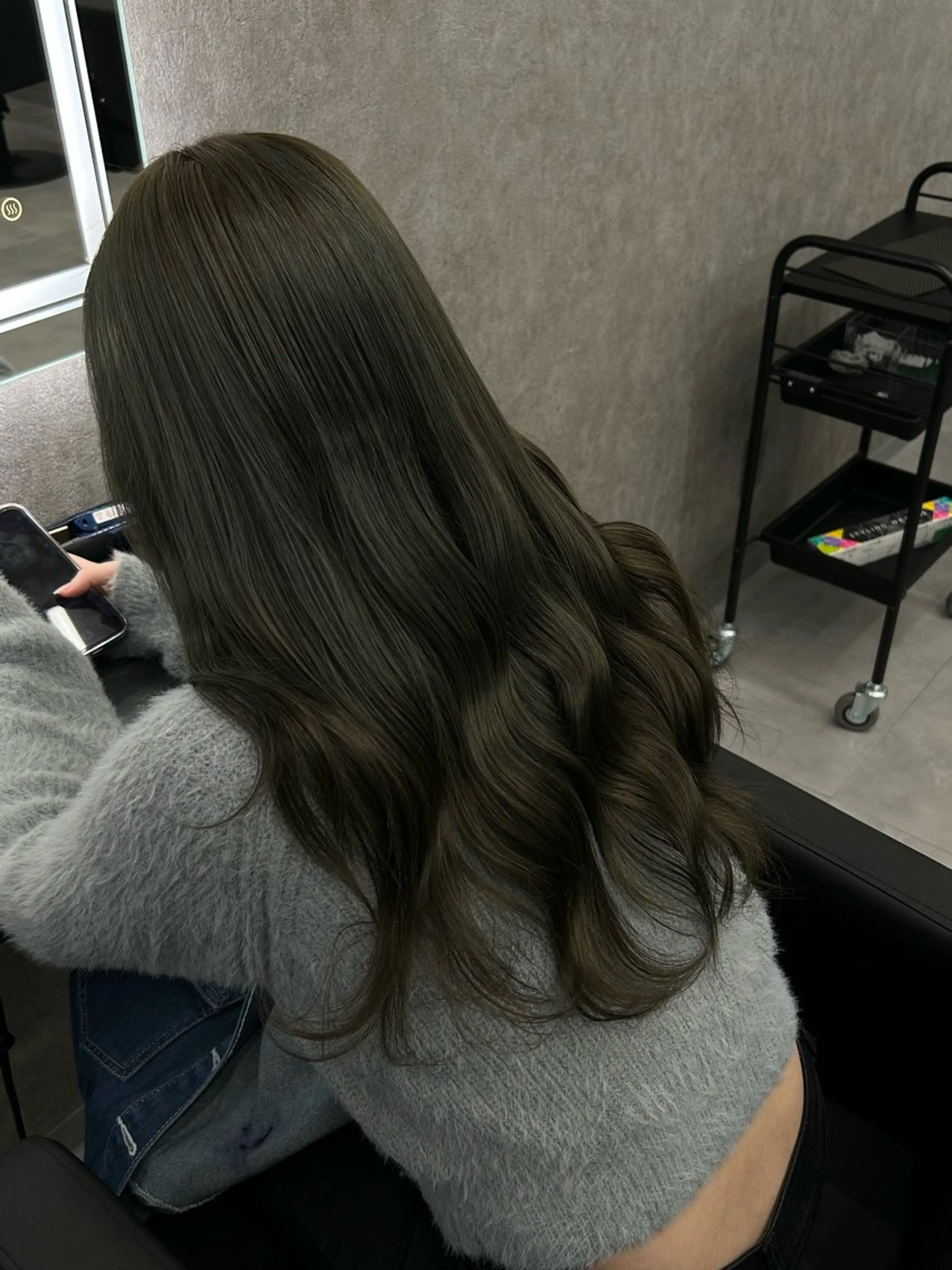 ロング カラー ブリーチ ケアブリーチ 髪質改善 ヘアカラー トリートメント ヘッドスパ ヘアセット 透明感グレージュ/ YUNAのヘアスタイル