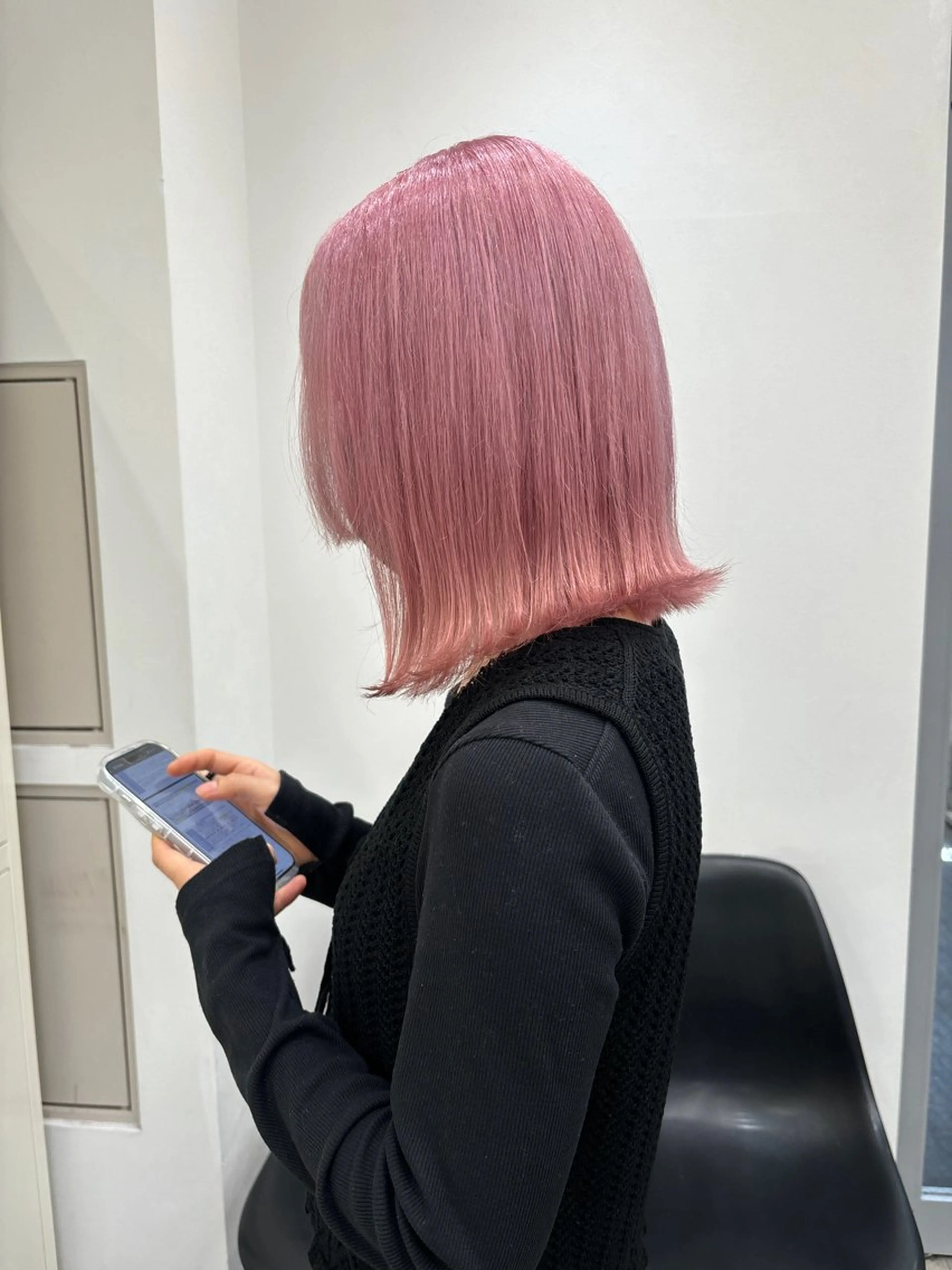 セミロング カラー ヘアカラー ハイトーンカラー🐬 えりかのヘアスタイル