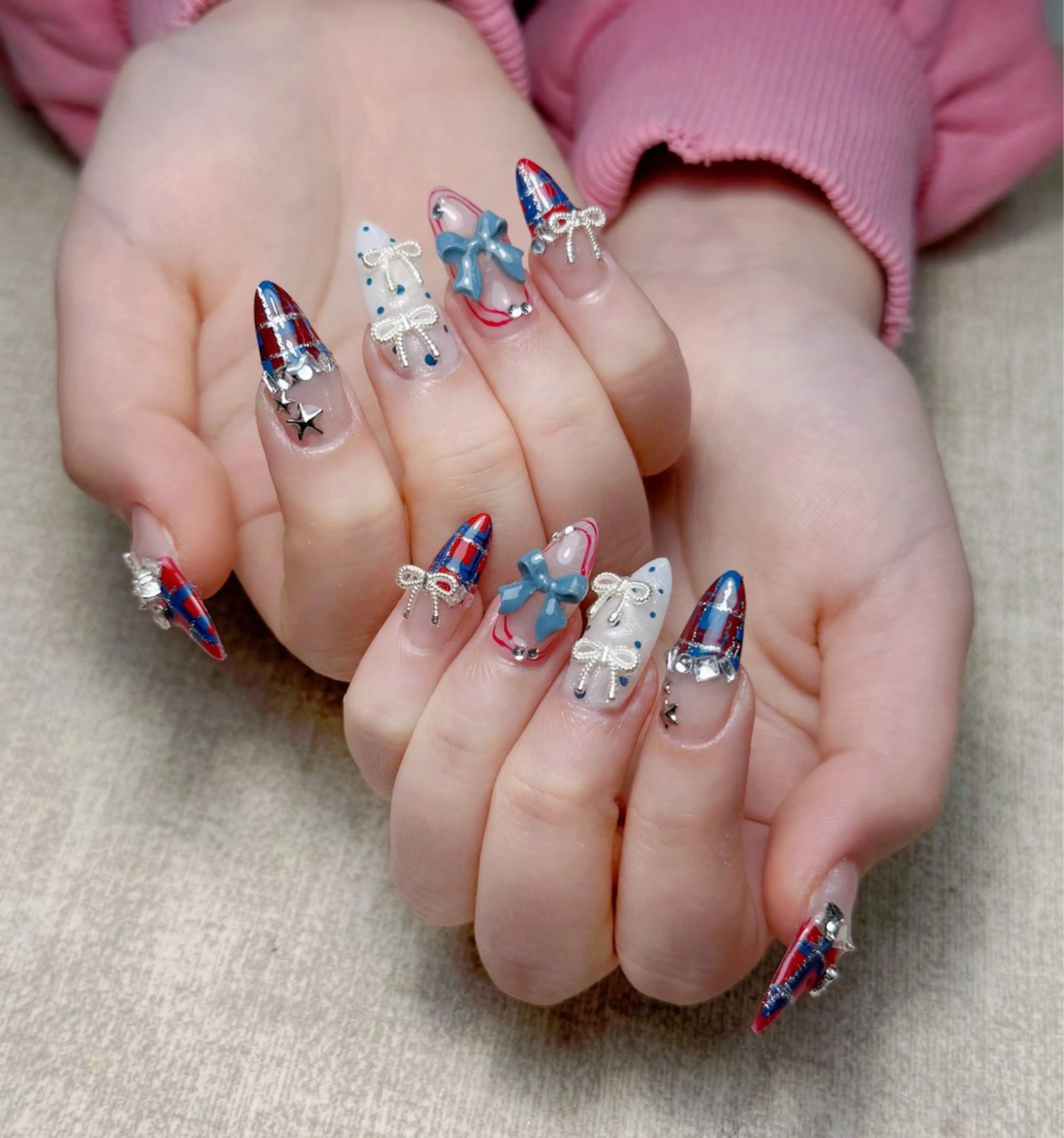 ネイル ハンドネイル ハンドケア いちご ちゃんのネイルデザイン