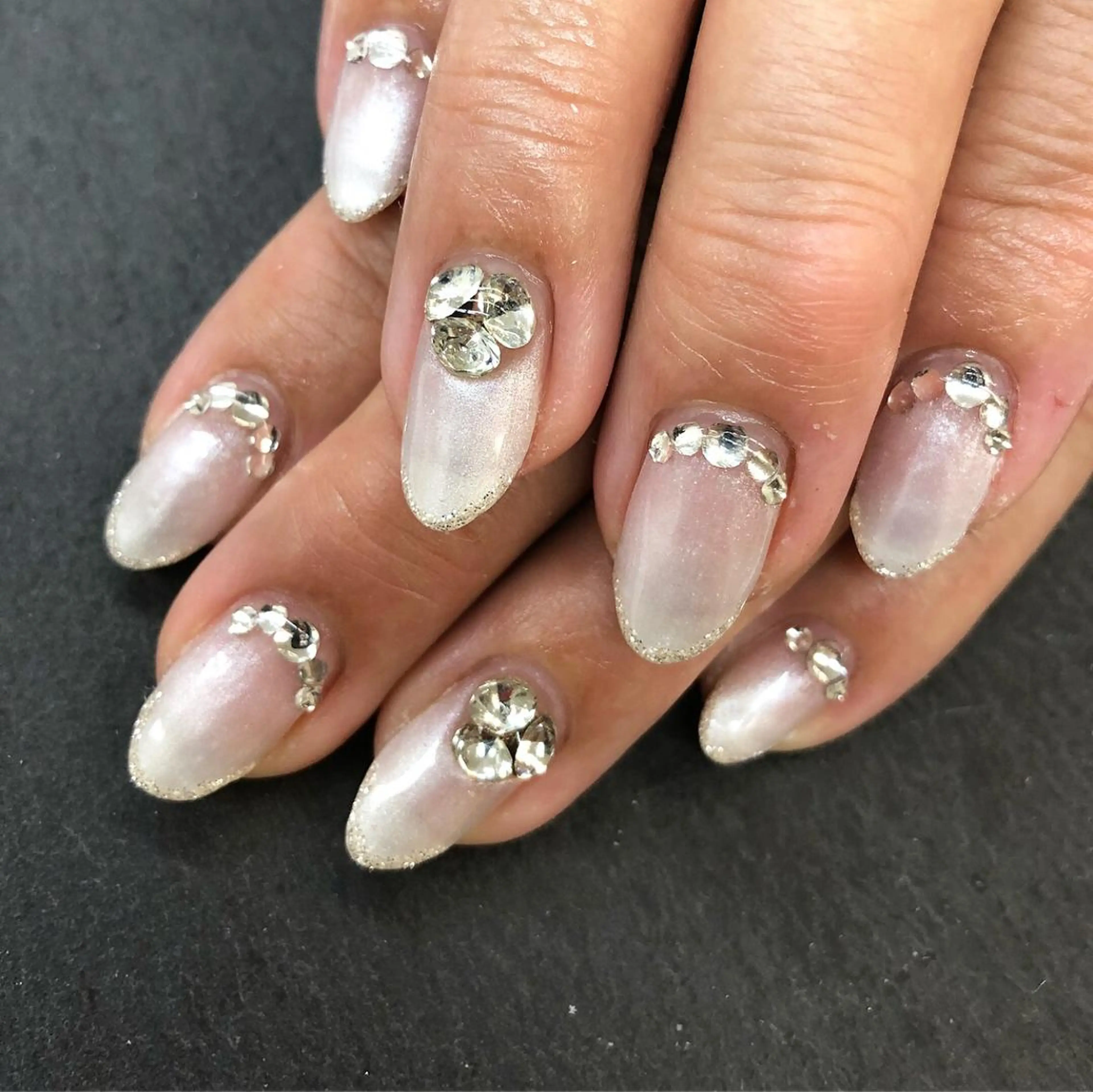 ネイル esNail&eye イーズネイル＆アイのネイルデザイン