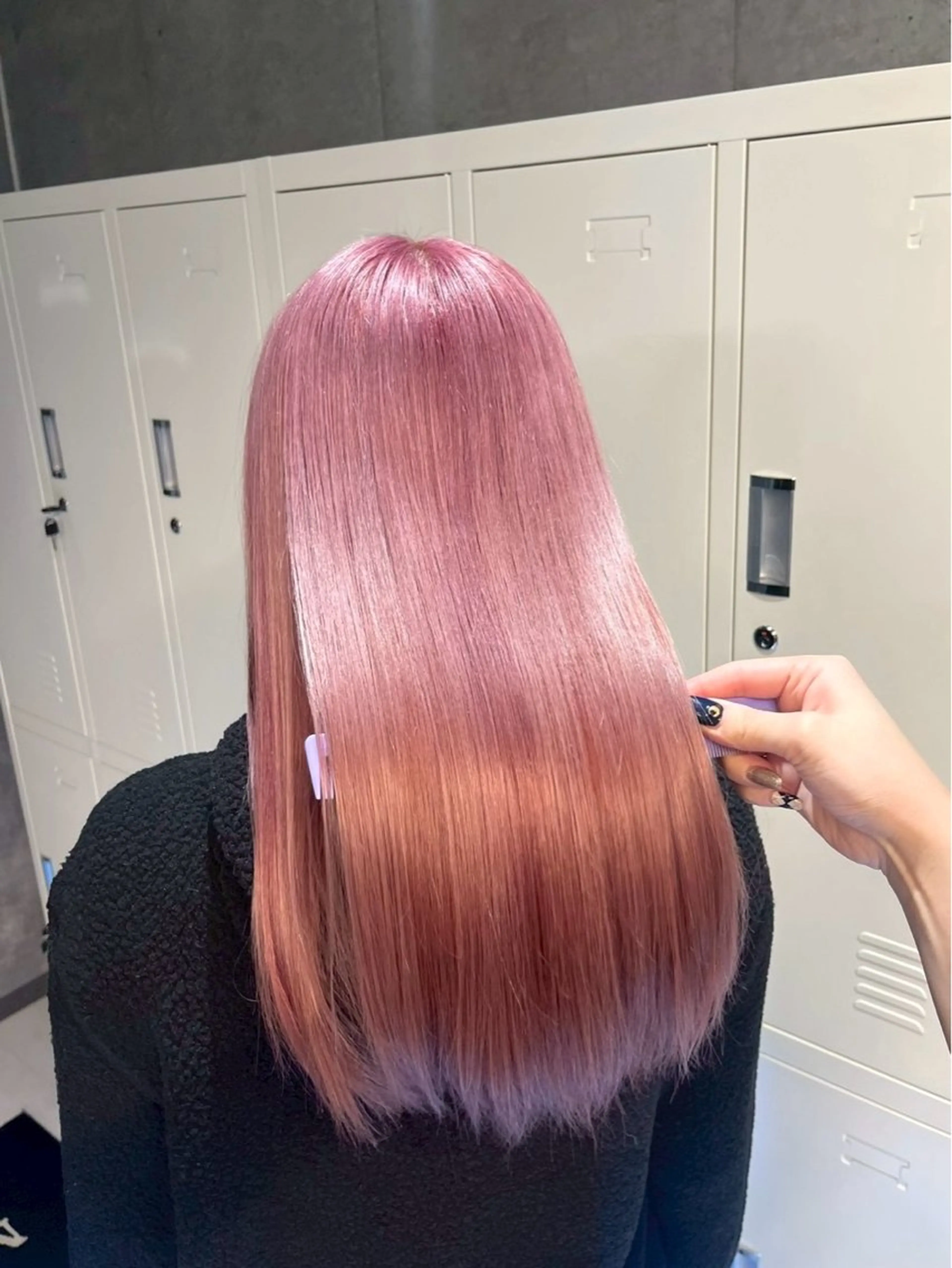 カラー 🦋ハイトーン×ア レンジ💫Leenaのヘアスタイル