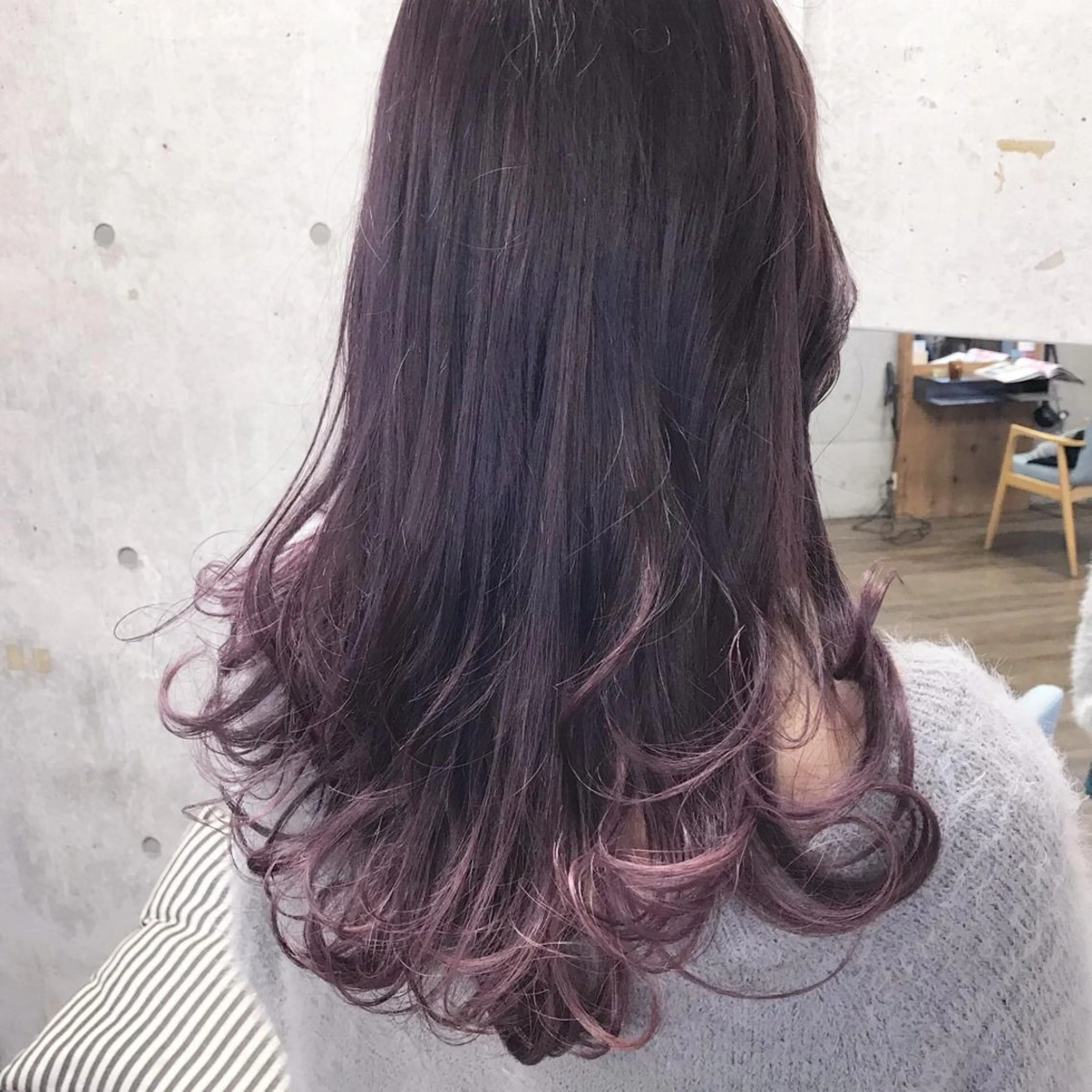 ロング カラー ブリーチ パープルカラー カット トリートメント little 小濱彰太のヘアスタイル