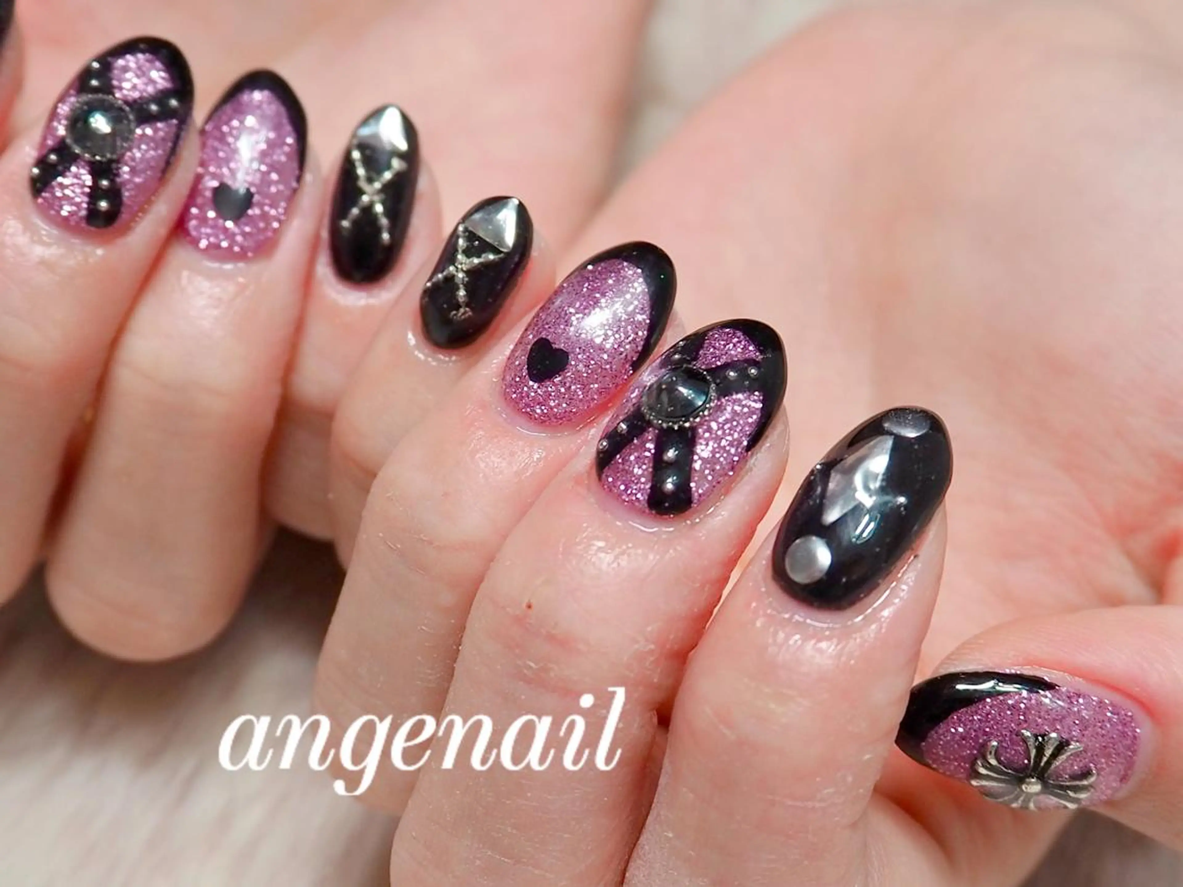 ネイル ハンドネイル オーナーネイリスト MAKIのネイルデザイン