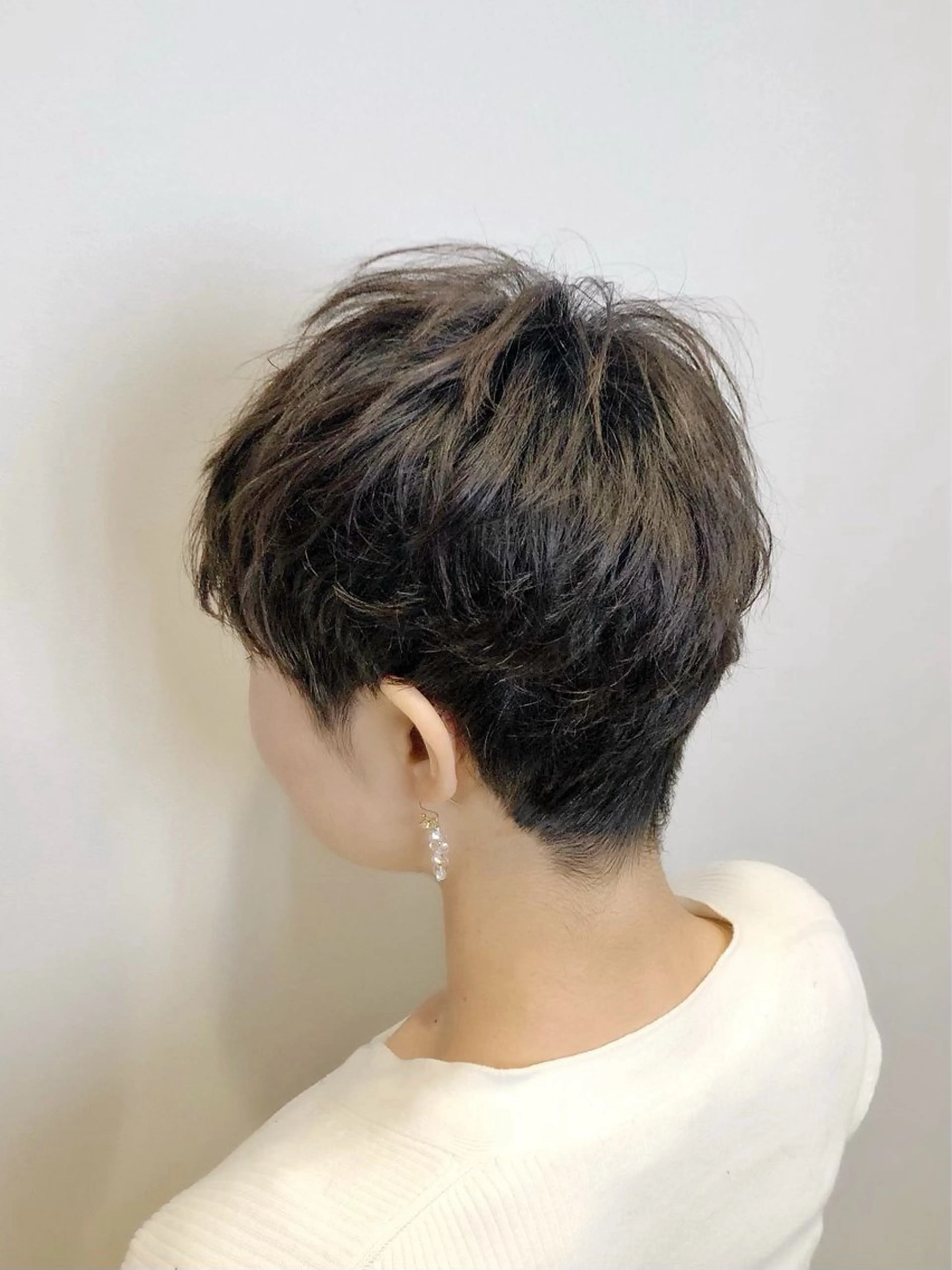 ショート カット 西田 愛華のヘアスタイル