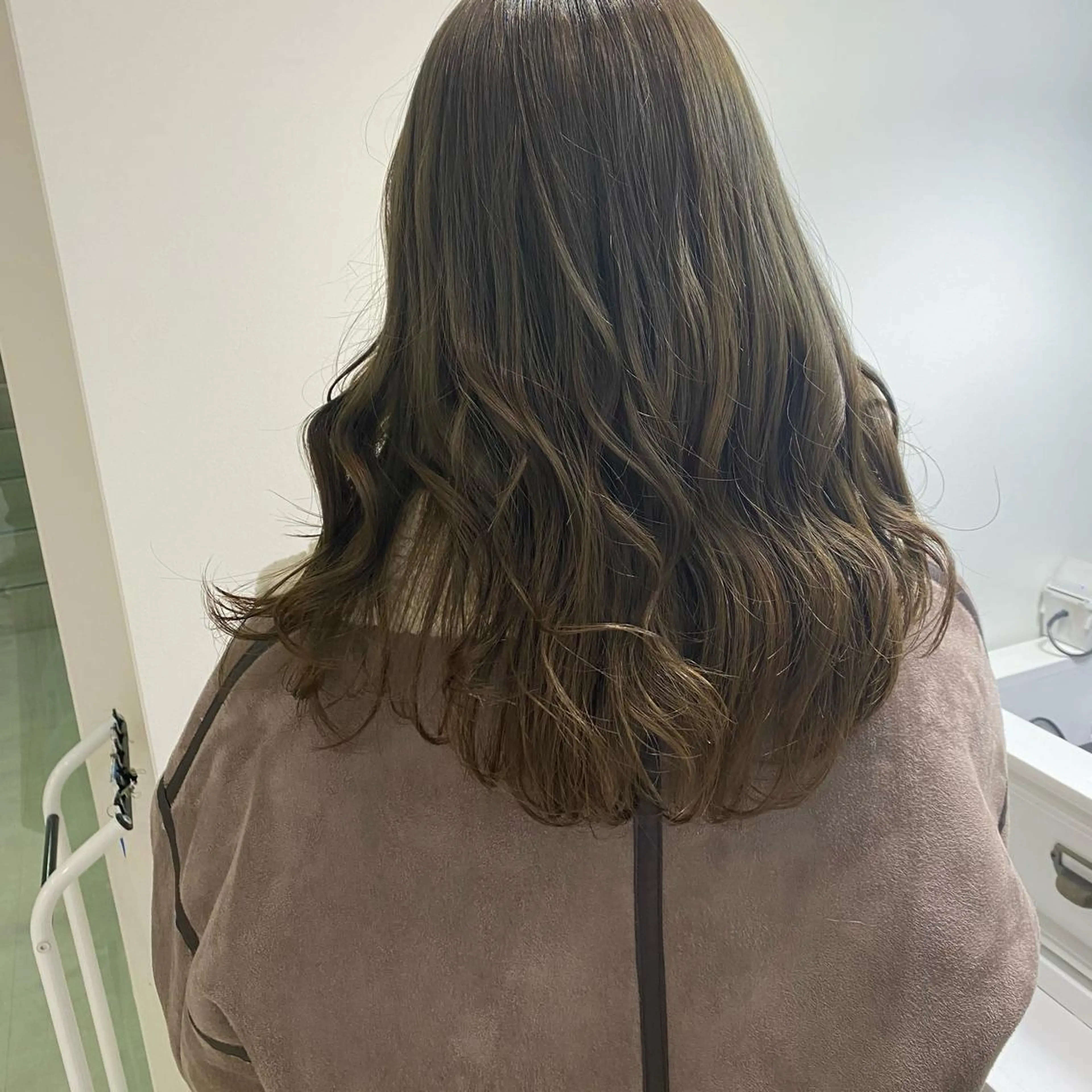 セミロング 髪質改善サロン🫧 戎谷栞菜のヘアスタイル