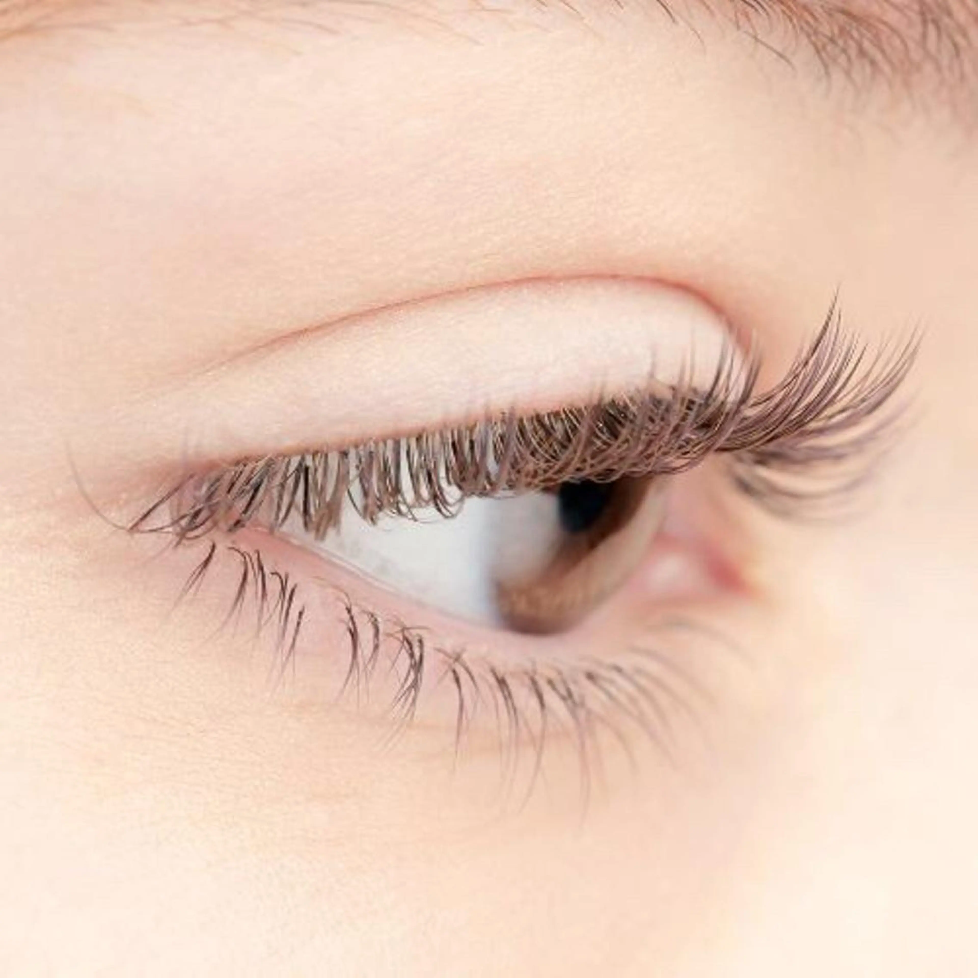 マツエク・マツパ フラットラッシュ SEURA. (セウラ)さおりのヘアスタイル