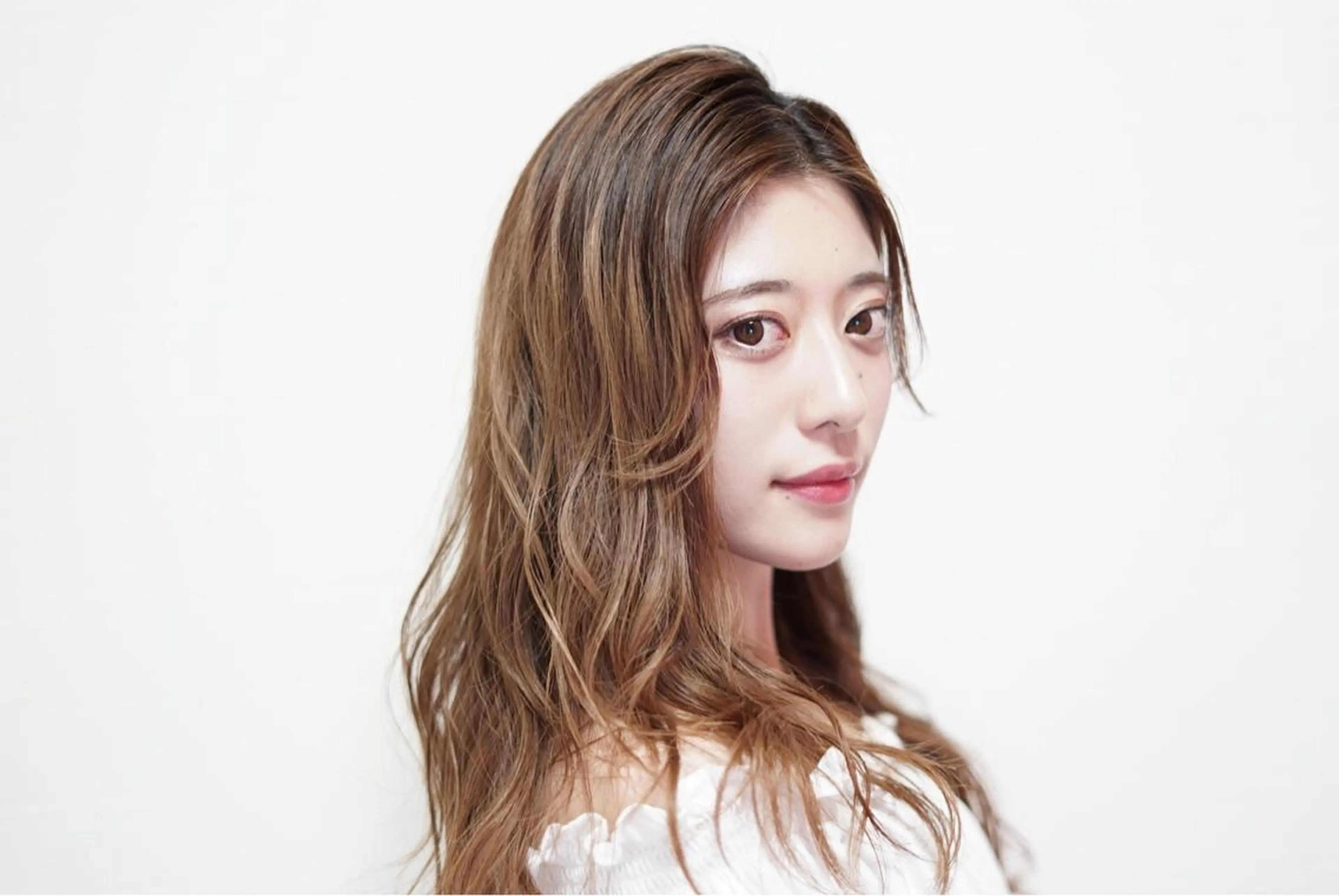 セミロング カラー パーマ 🟦髪質改善6年 💊YAMAMOTOのヘアスタイル
