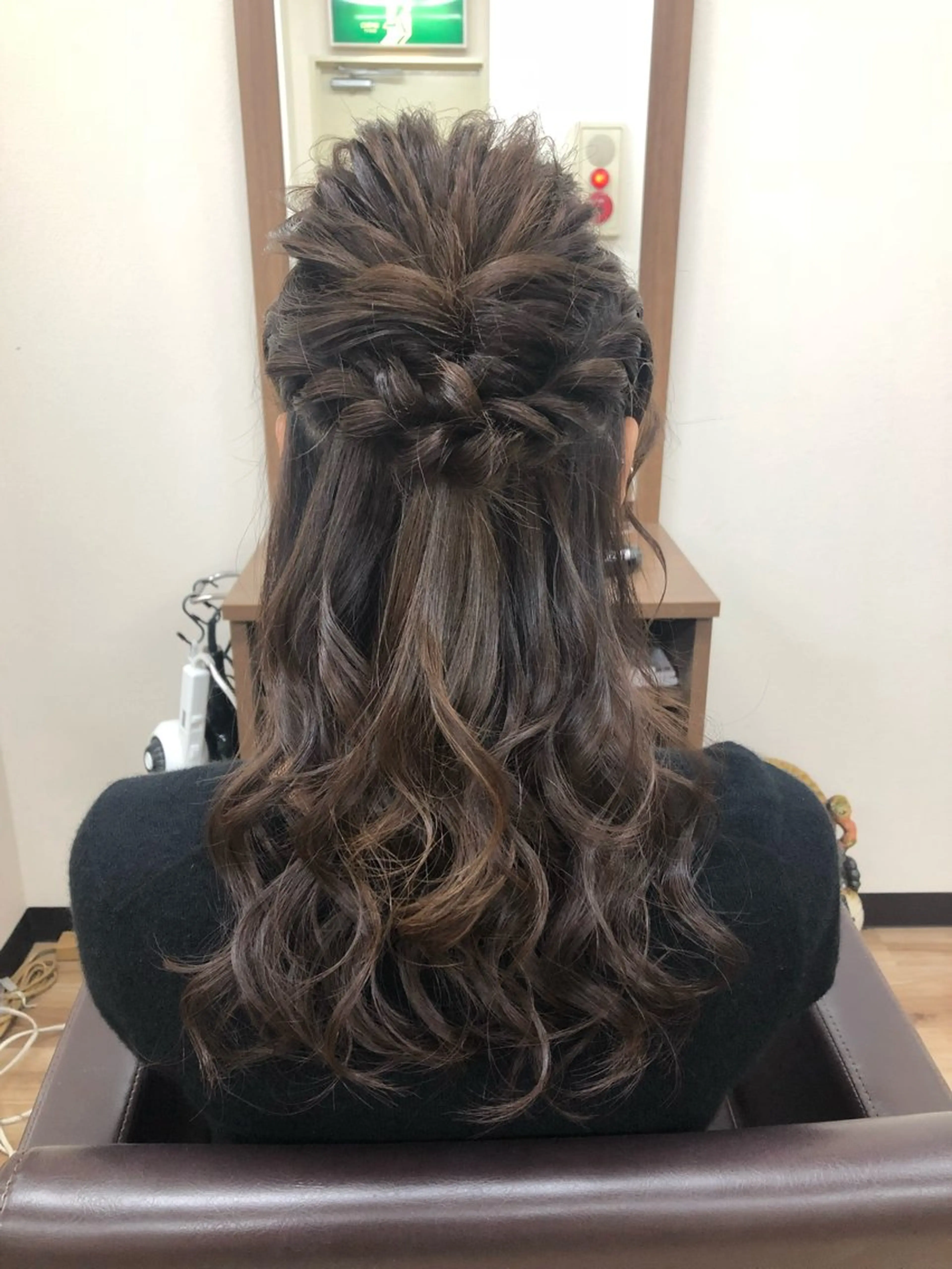 セミロング ヘアアレンジ ヘアセットサロン 🎀ECXIAのヘアスタイル