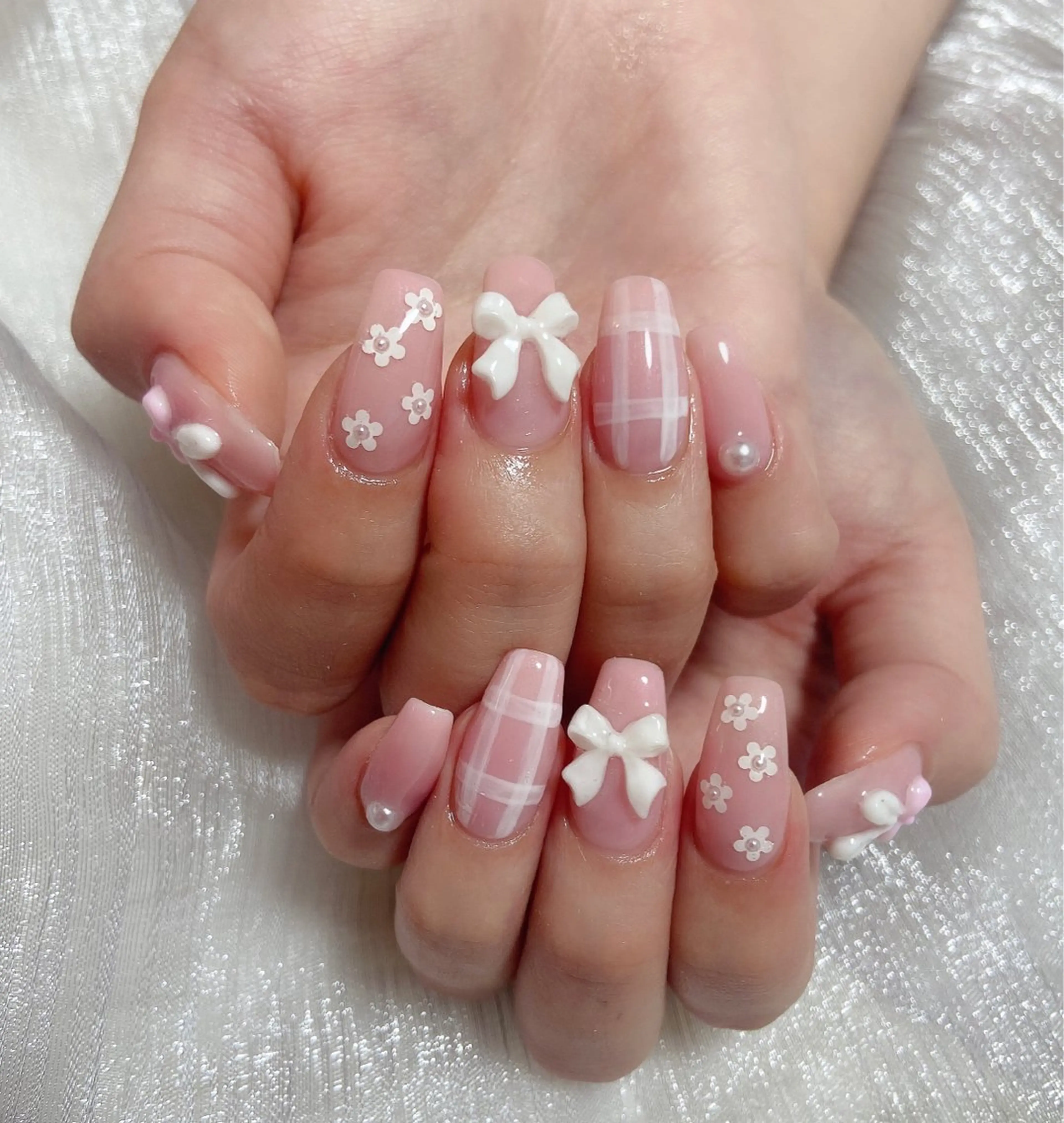 ネイル &ME ネイルサロンのネイルデザイン