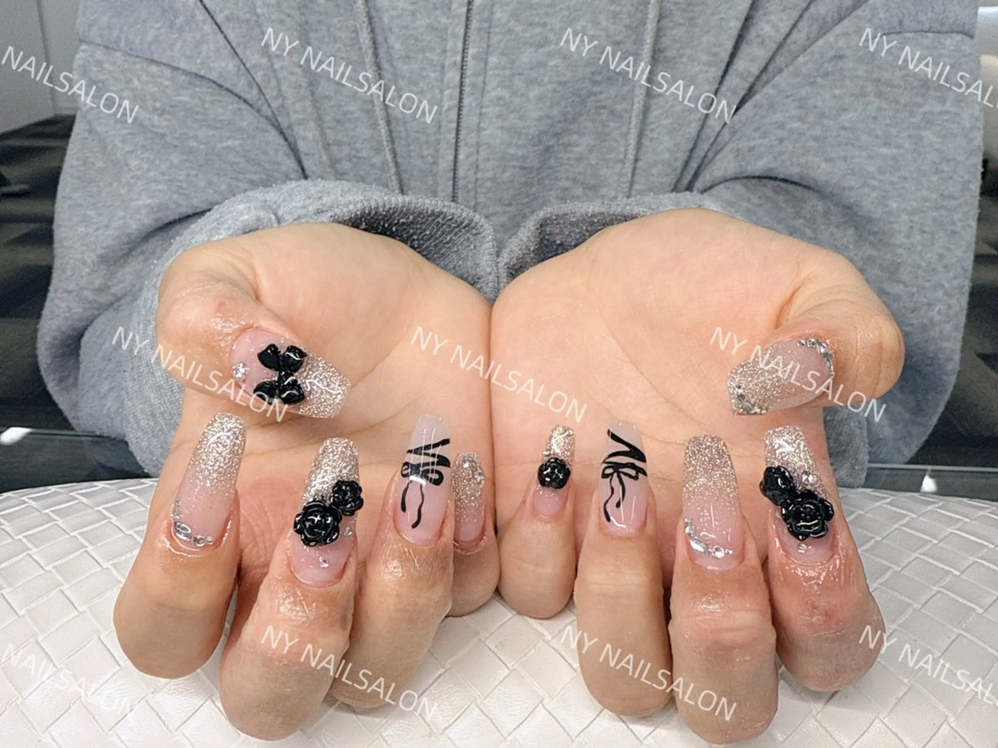 ネイル 長さ出し フットネイル フレンチネイル ジェルネイル ガーリー ハンドネイル NYネイルサロン 千葉中央店のネイルデザイン