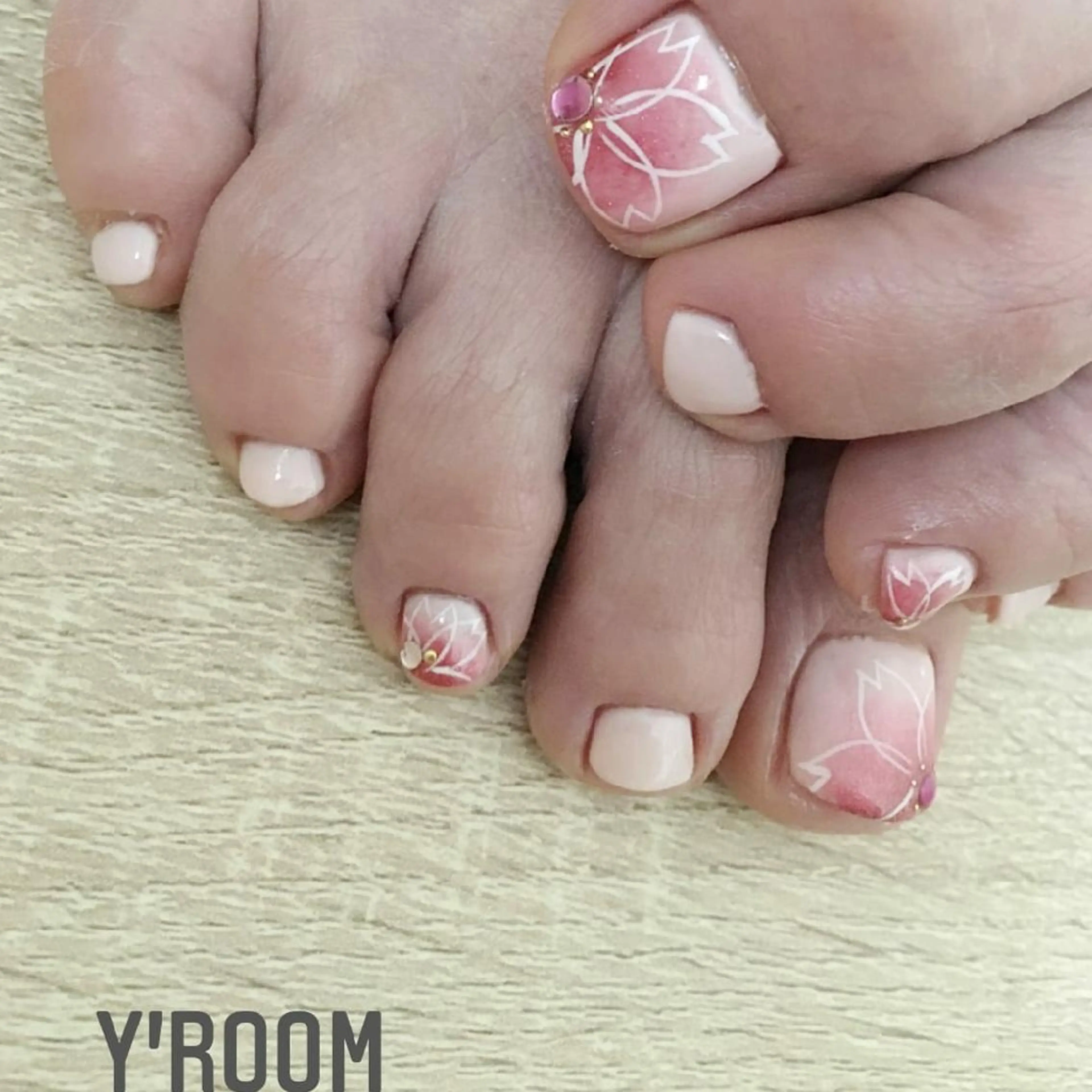 ネイル 桜ネイル フラッシュネイル ジェルネイル マグネットネイル ニュアンスネイル YUKA （ネイリスト）のネイルデザイン