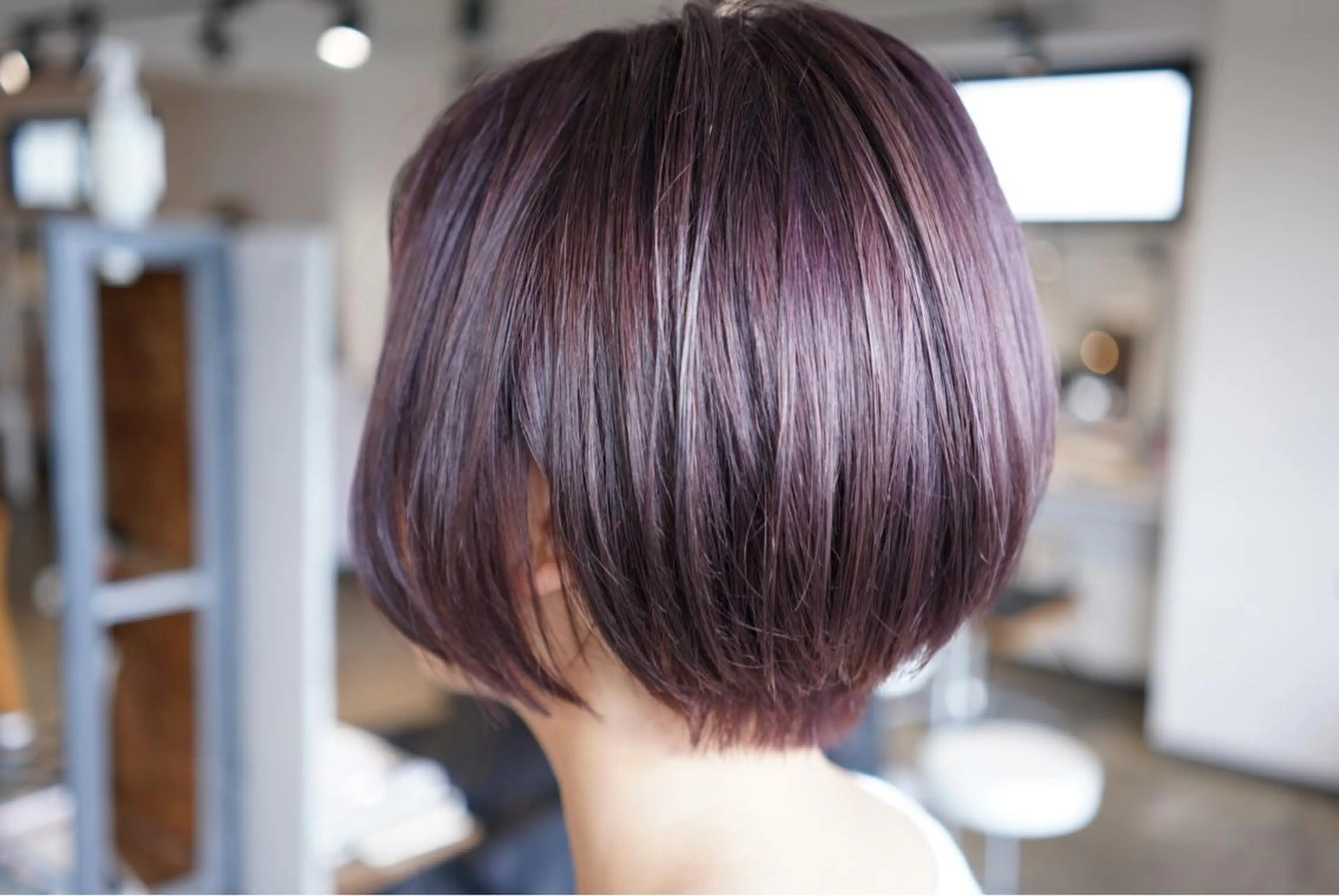 ショート カラー アッシュ ピンクカラー ハイトーン/レイヤー /ケアブリーチ石川治のヘアスタイル