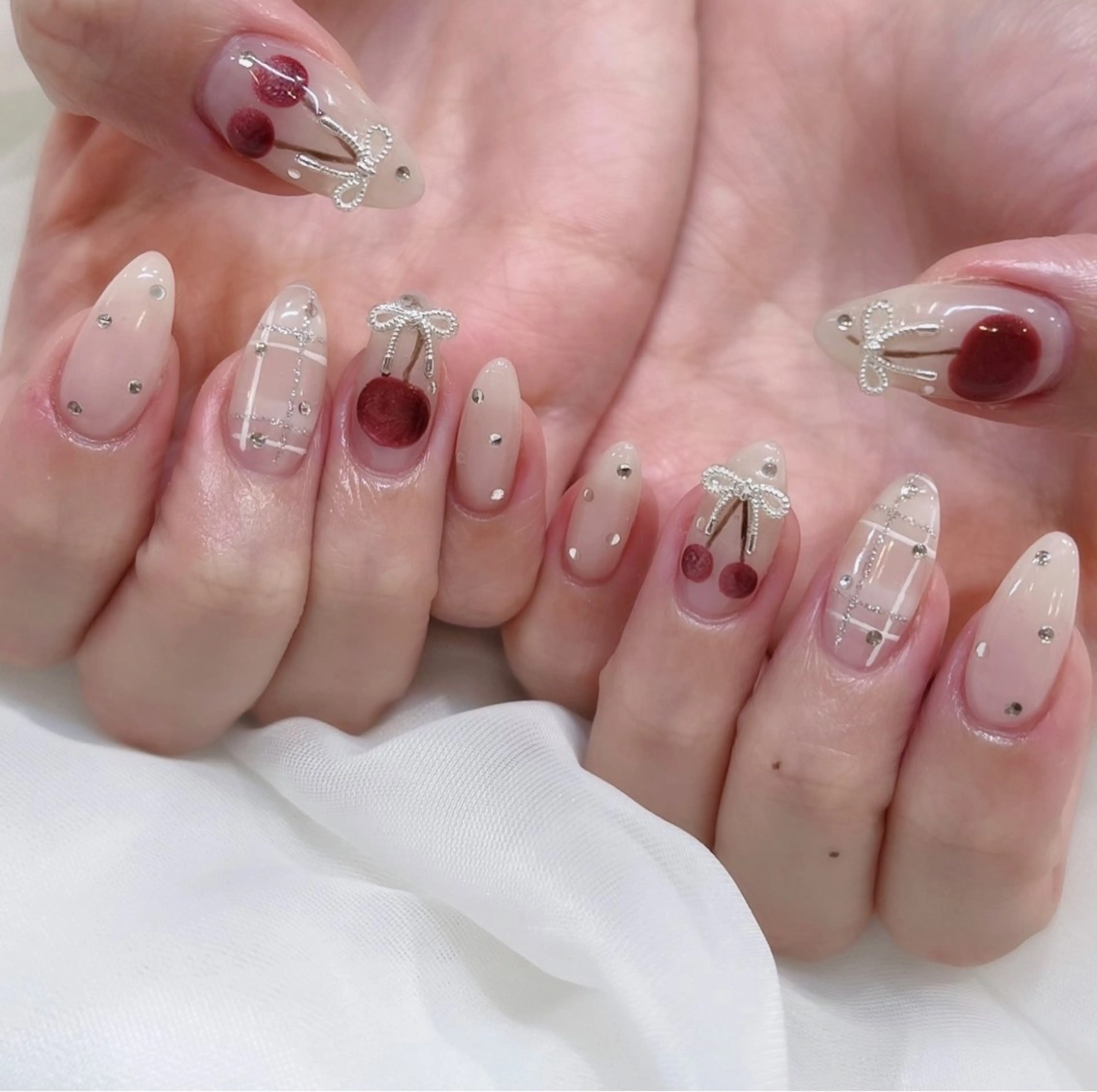 ネイル ハンドネイル emu sakiのネイルデザイン