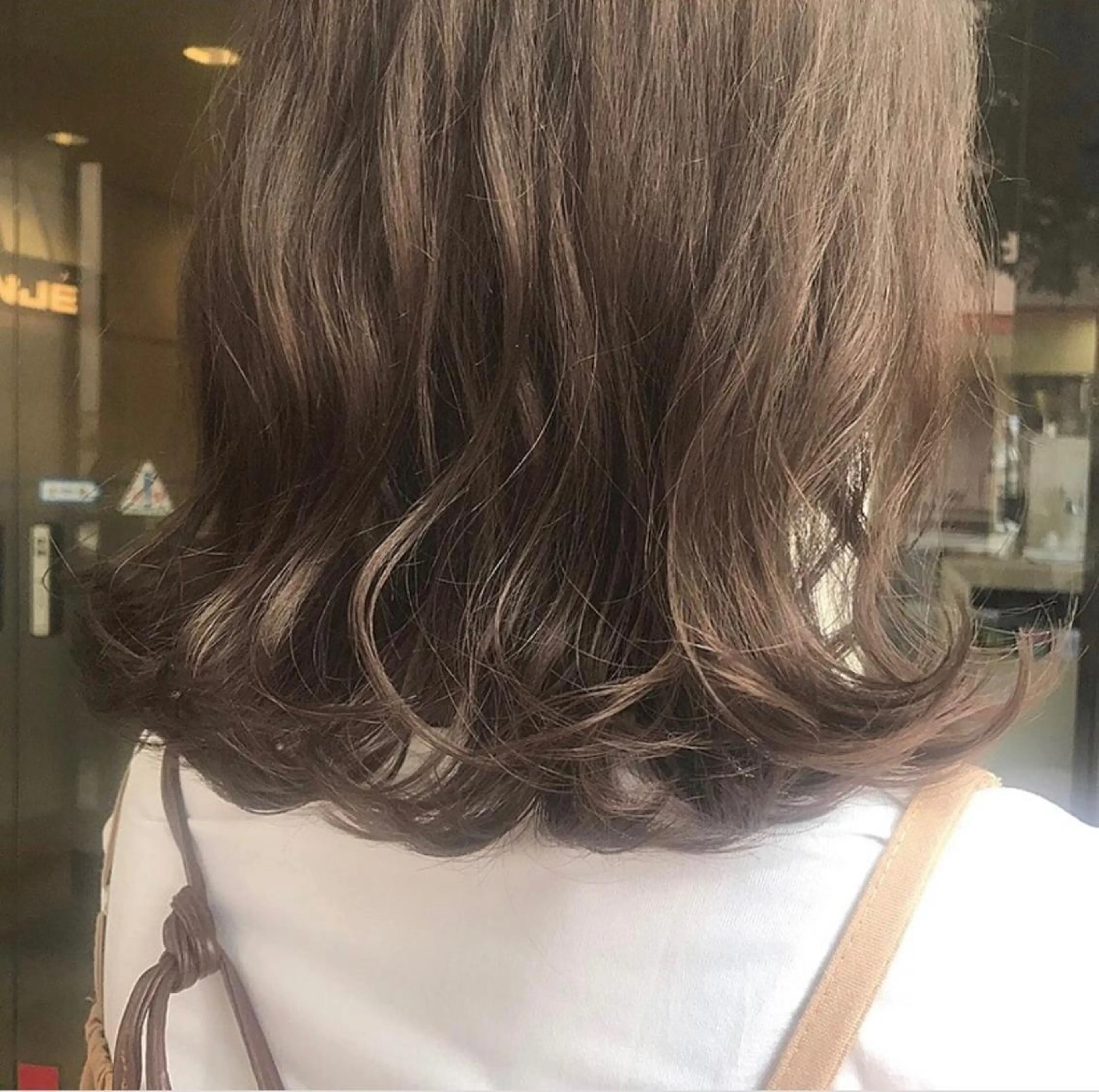 ミディアム カラー 滝本 里実のヘアスタイル