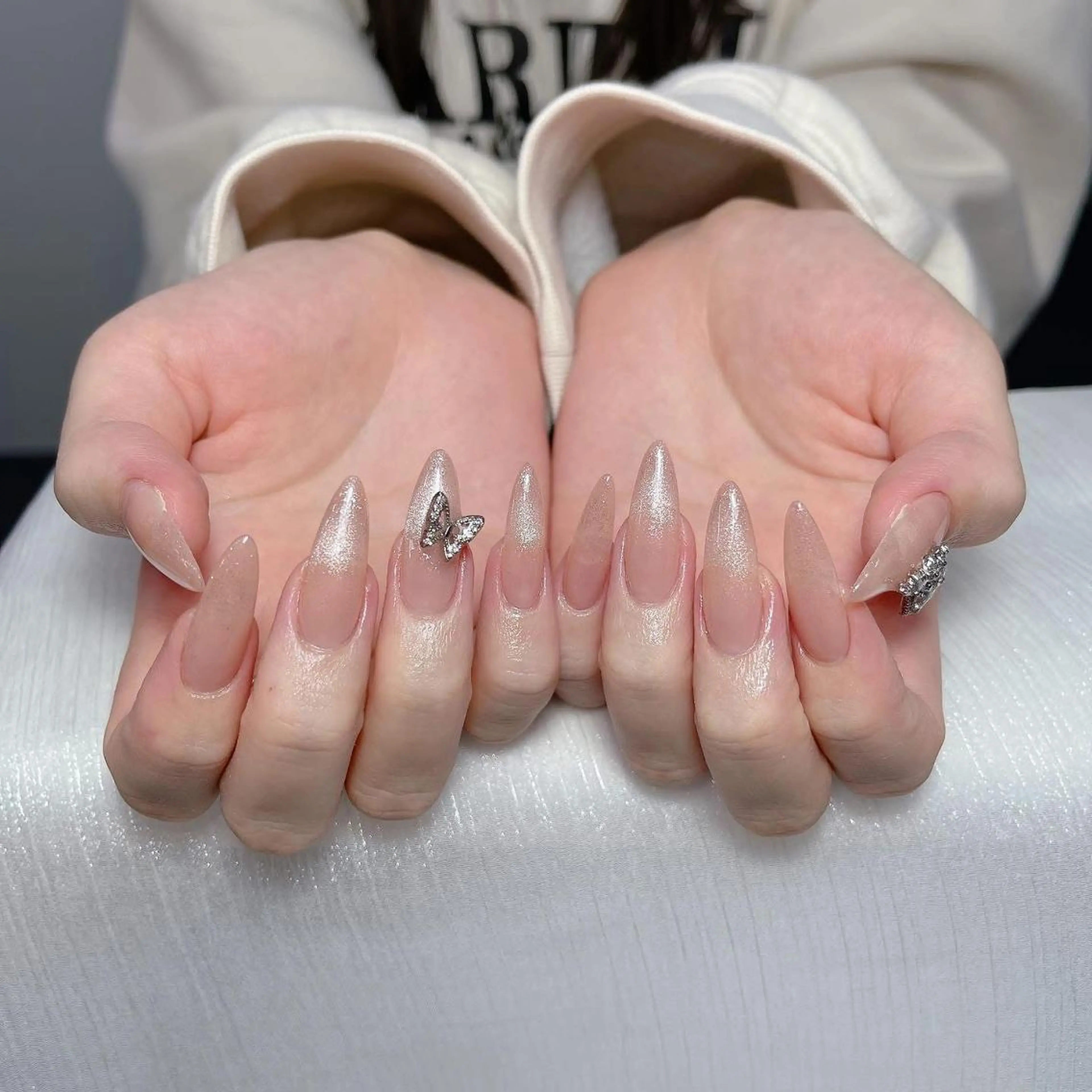 ネイル オーロラネイル チークネイル 長さ出し フラッシュネイル フットネイル MaiBeauty HaNaのネイルデザイン