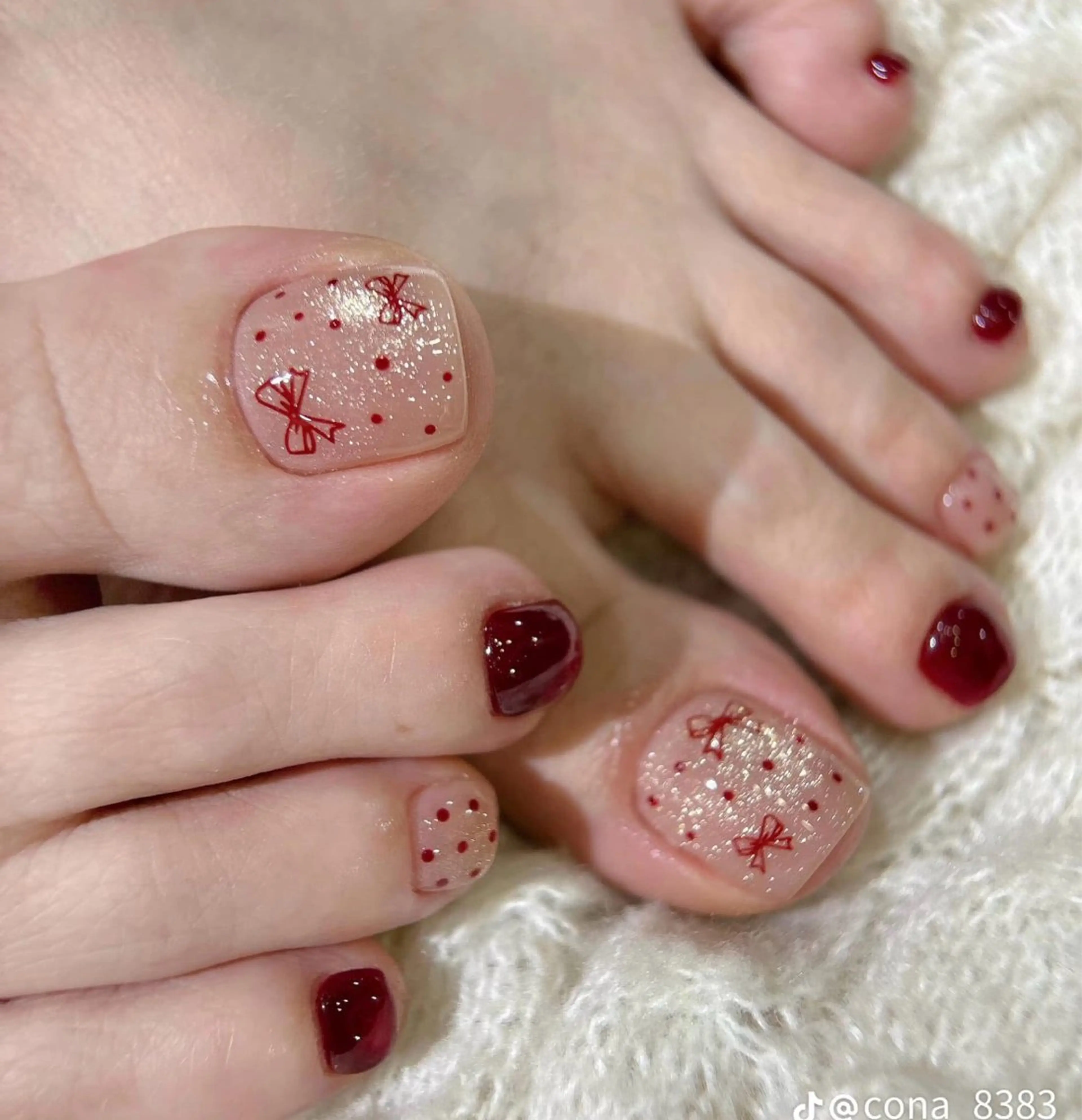 ネイル チークネイル 長さ出し フットネイル ジェルネイル 卒業式 𝓐𝓷𝓻𝓲 XiinhNailのネイルデザイン