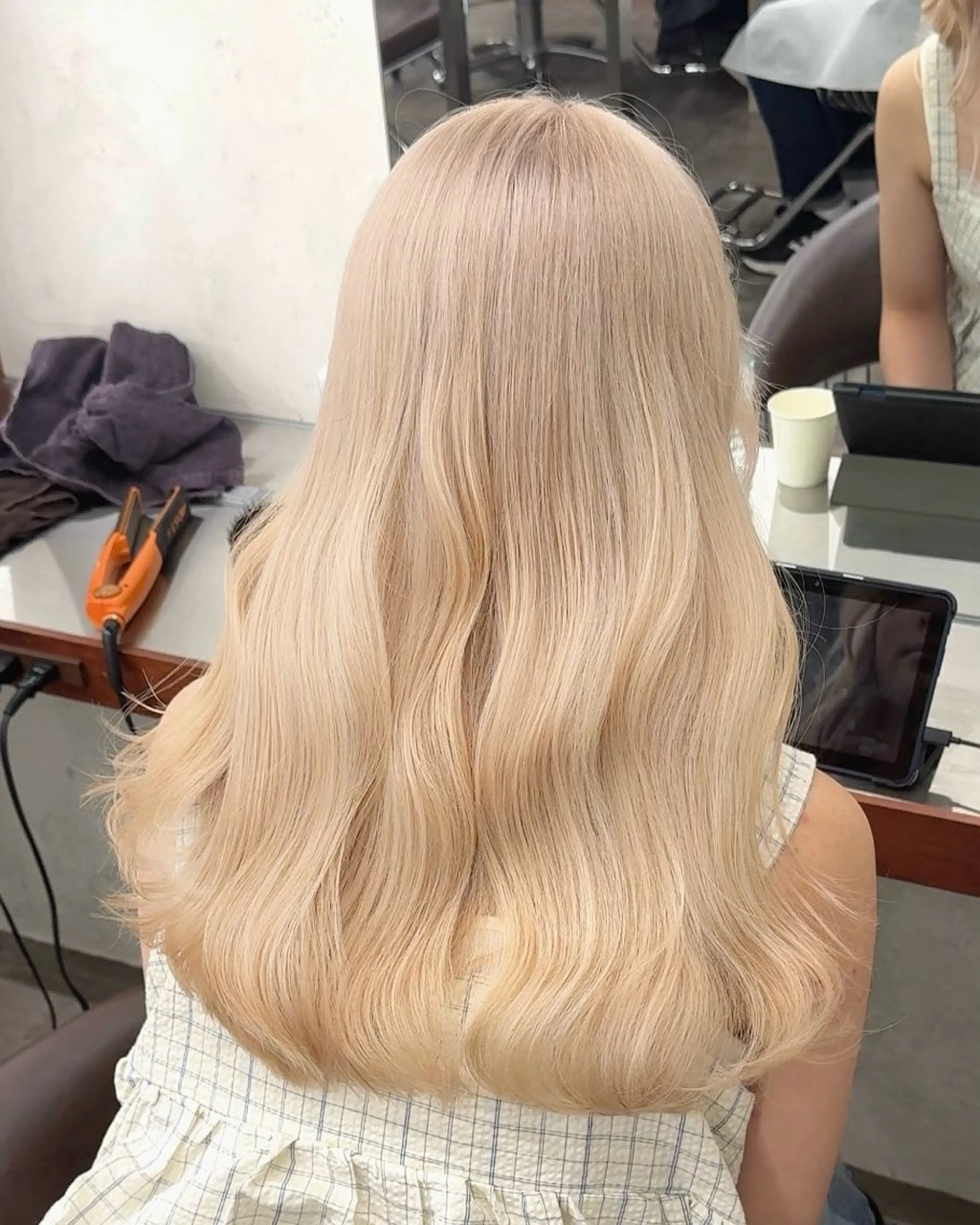 ロング カラー アッシュ ベージュカラー ブリーチ ケアブリーチ ダブルカラー カット ヘアカラー トリートメント ブリーチ　ハイトーン 特化🌈フジタハルキのヘアスタイル