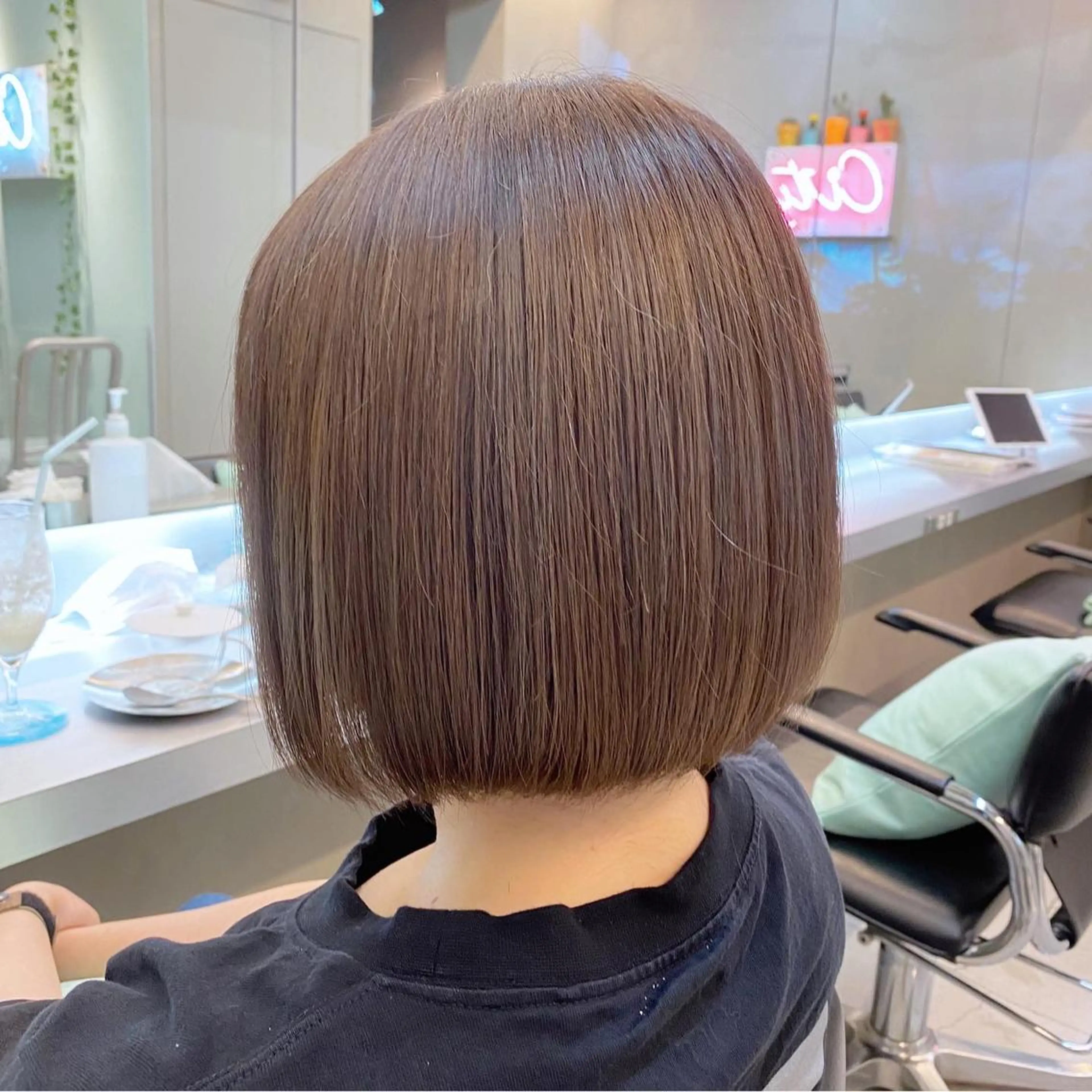 ショート カラー 岡野 静華のヘアスタイル