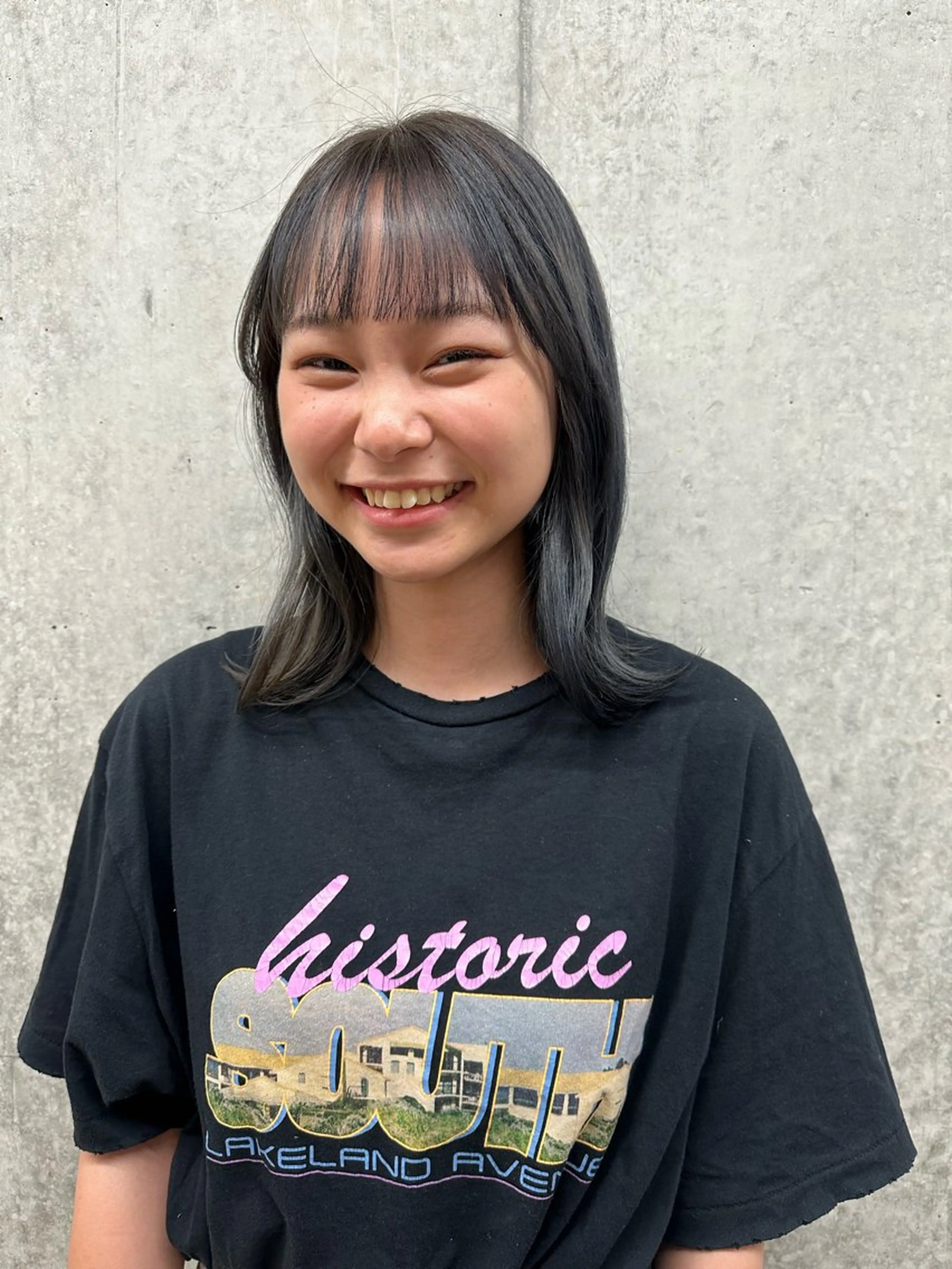 ミディアム カラー yuika .のヘアスタイル