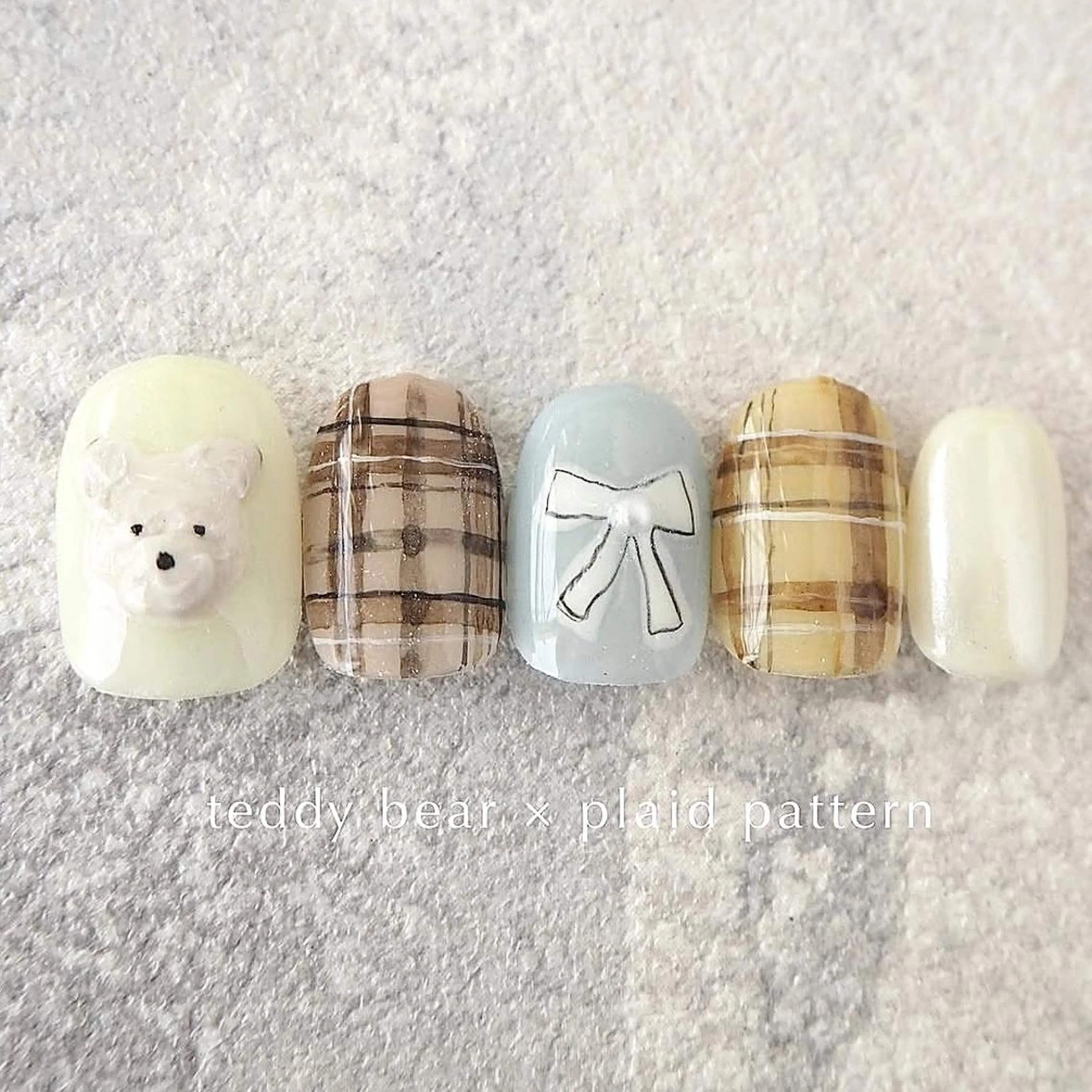 ネイル マグネットネイル ニュアンスネイル ショートネイル こまつ やよいのネイルデザイン