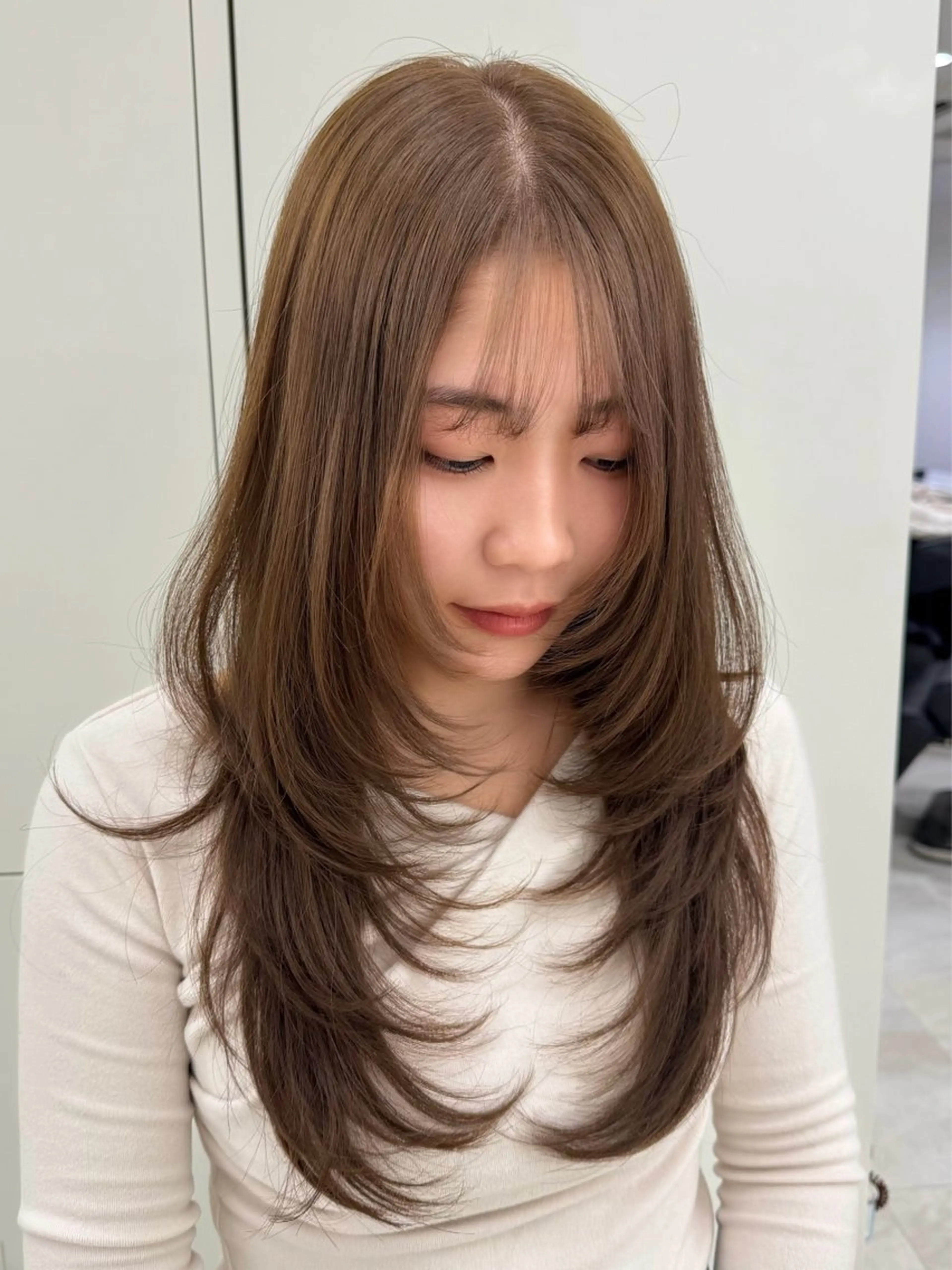 ロング くびれヘア 顔周りカット ハッシュカット ハイレイヤー 髪質改善 リコ ハッシュカット 韓国レイヤーのヘアスタイル